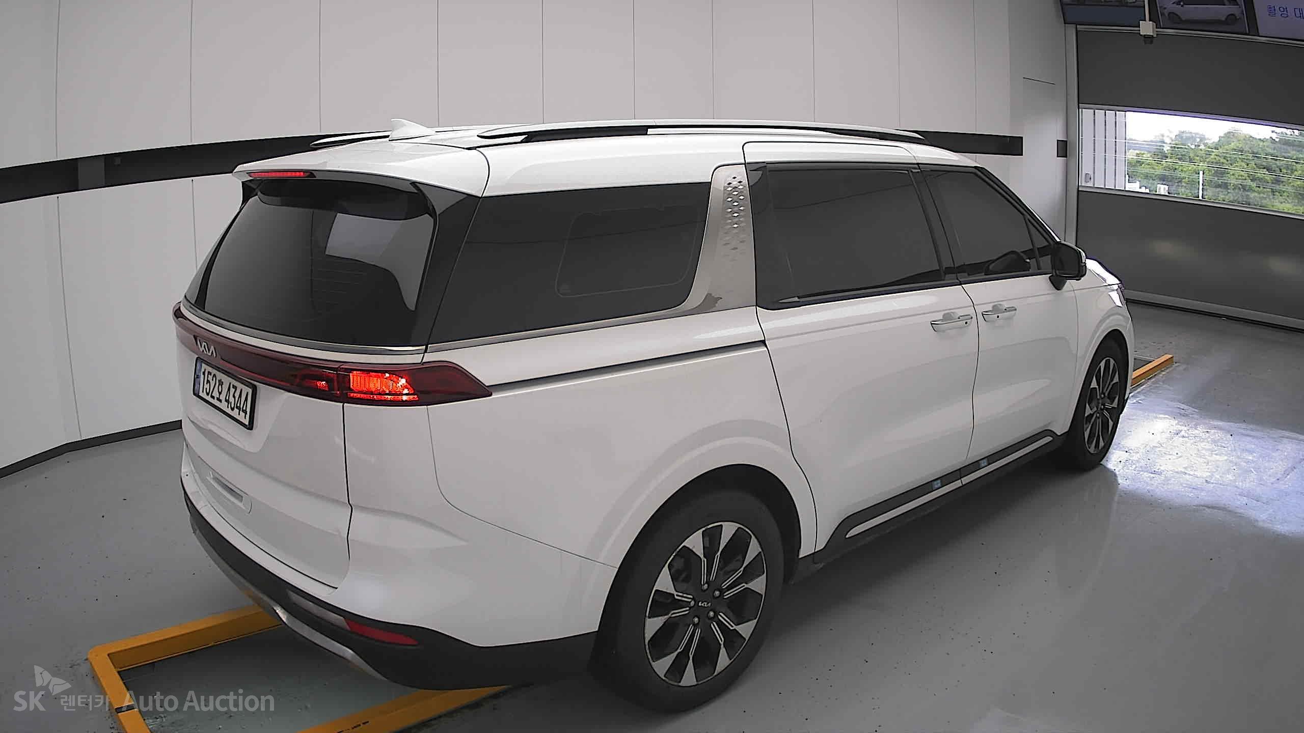 2023 - kia carnival