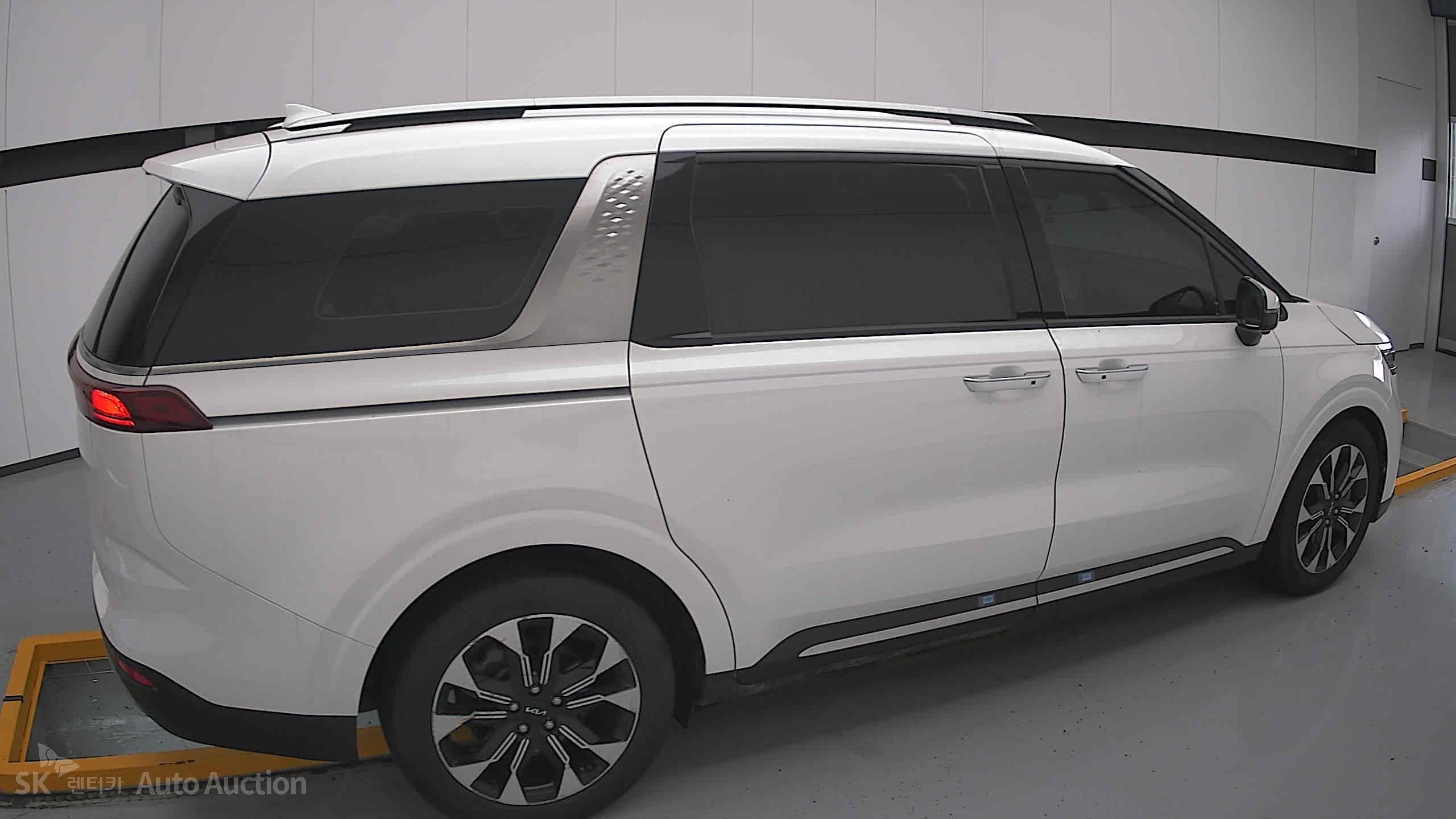 2023 - kia carnival