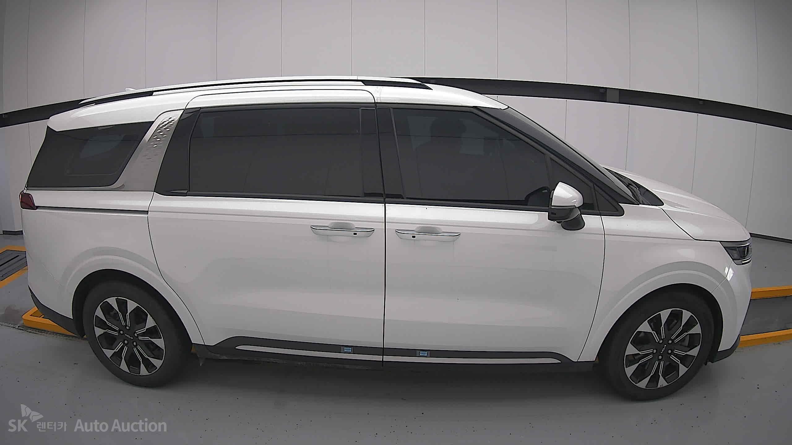2023 - kia carnival