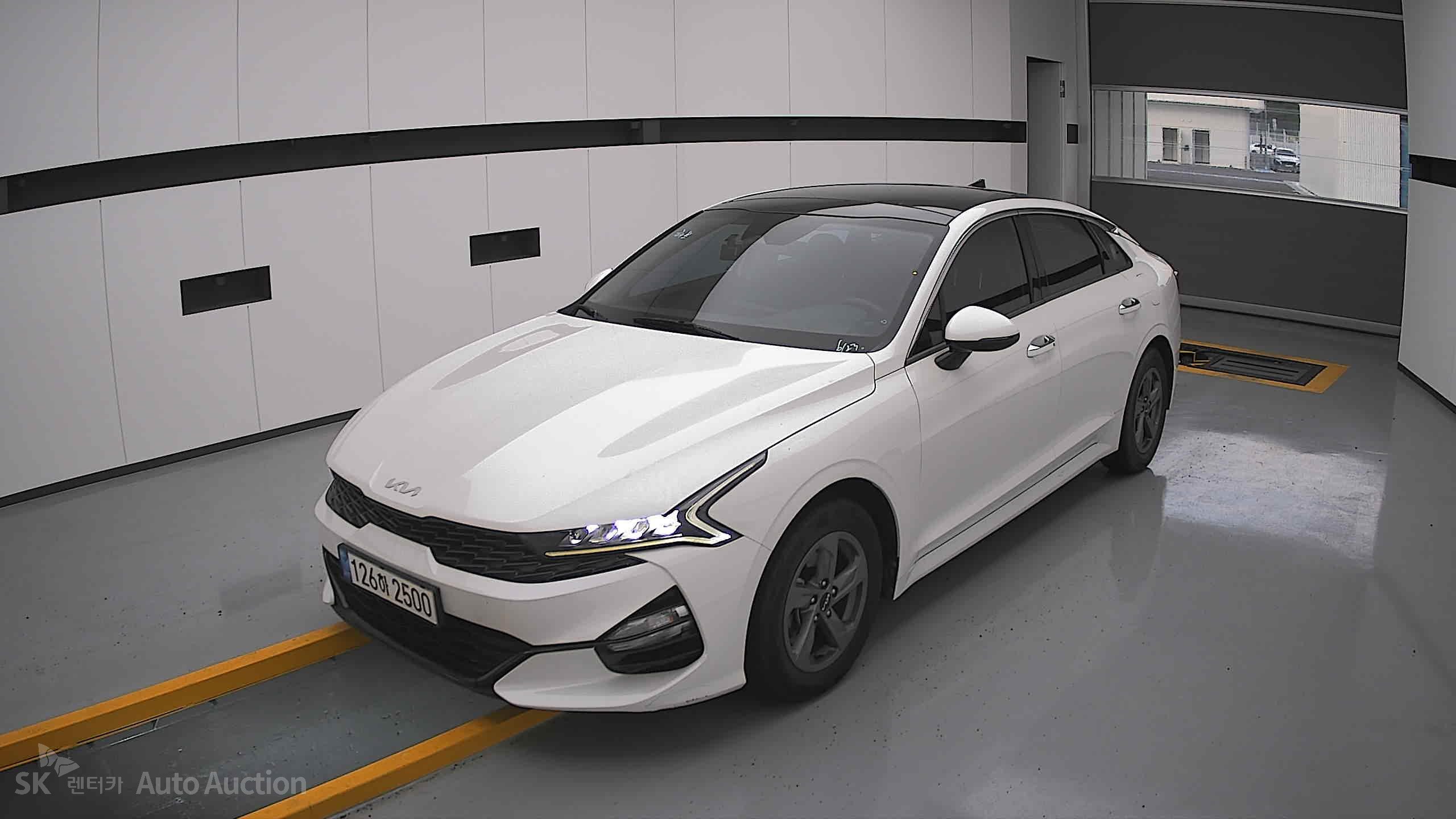 2022 - kia k5