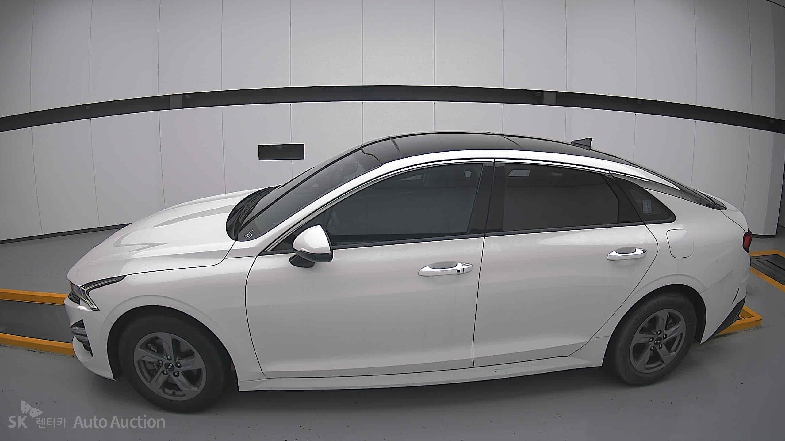 2022 - kia k5