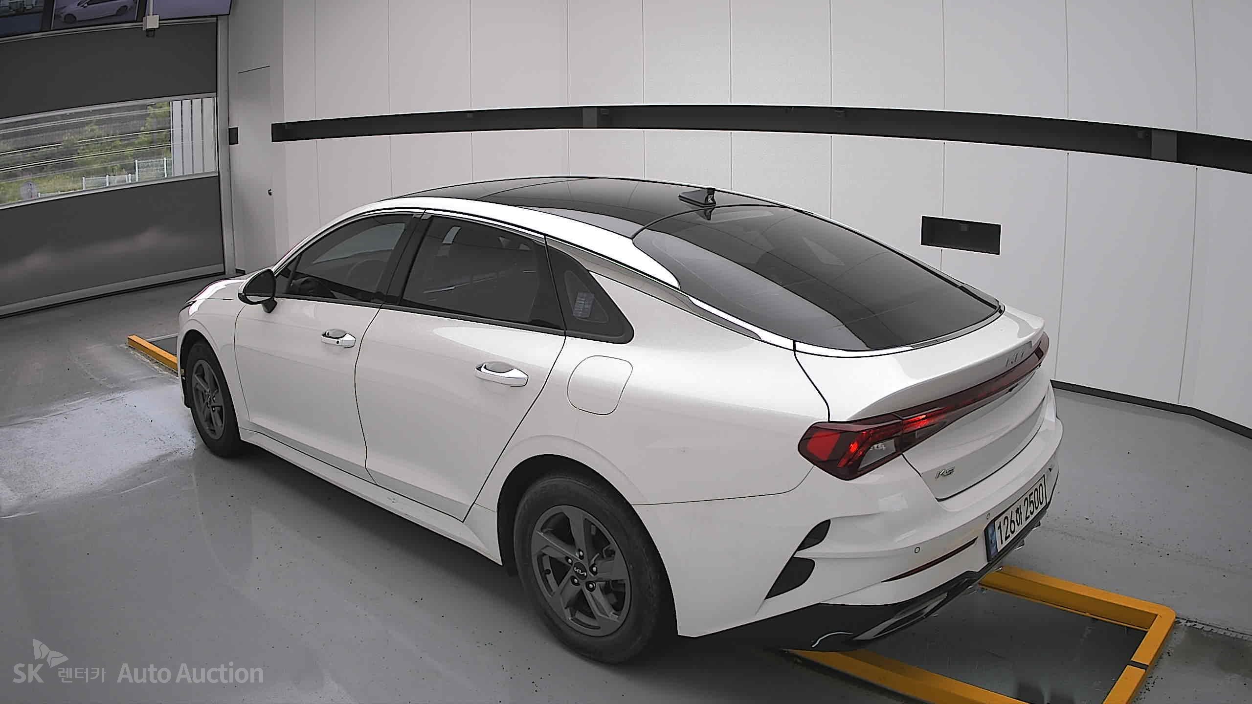 2022 - kia k5