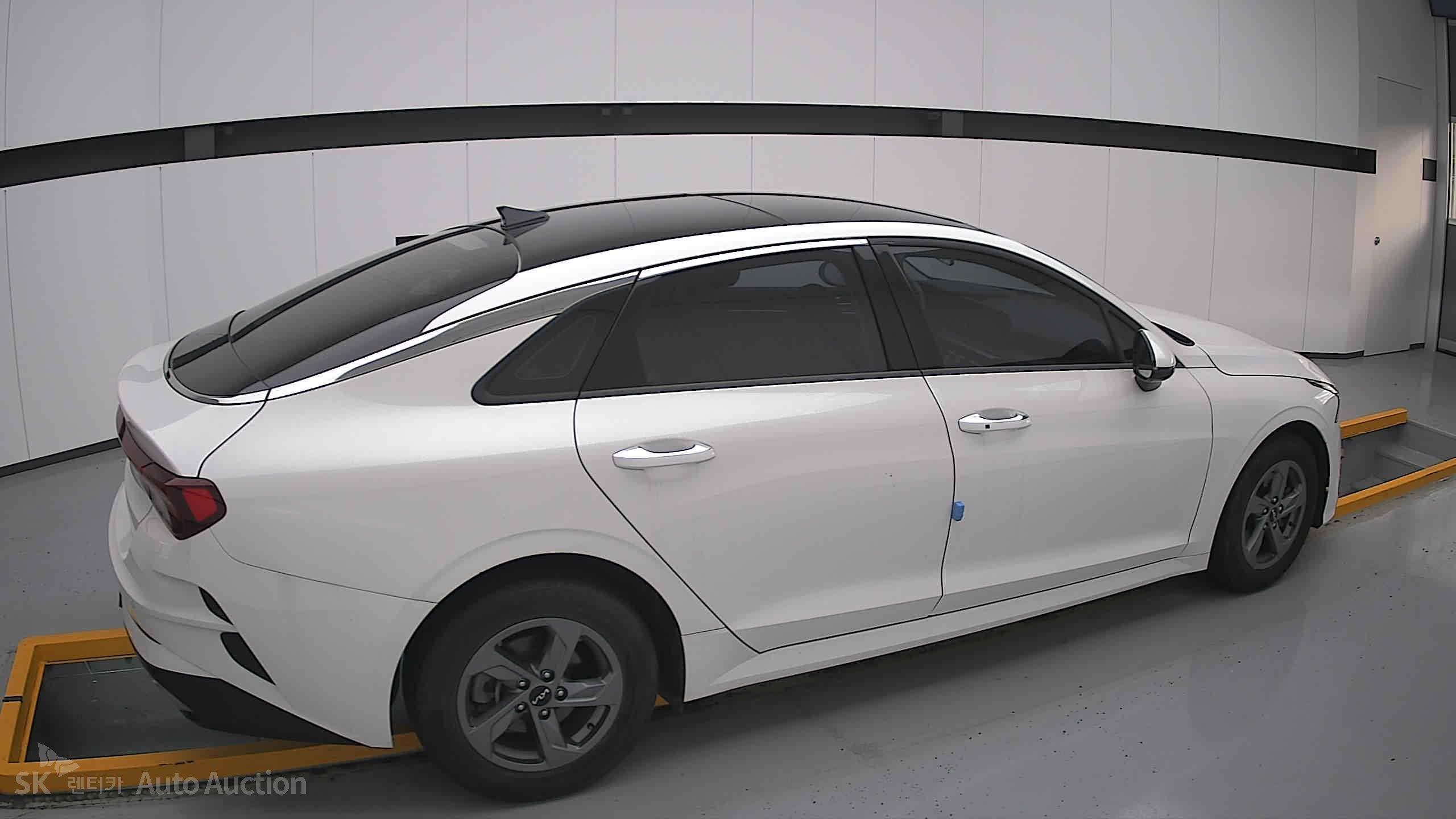 2022 - kia k5