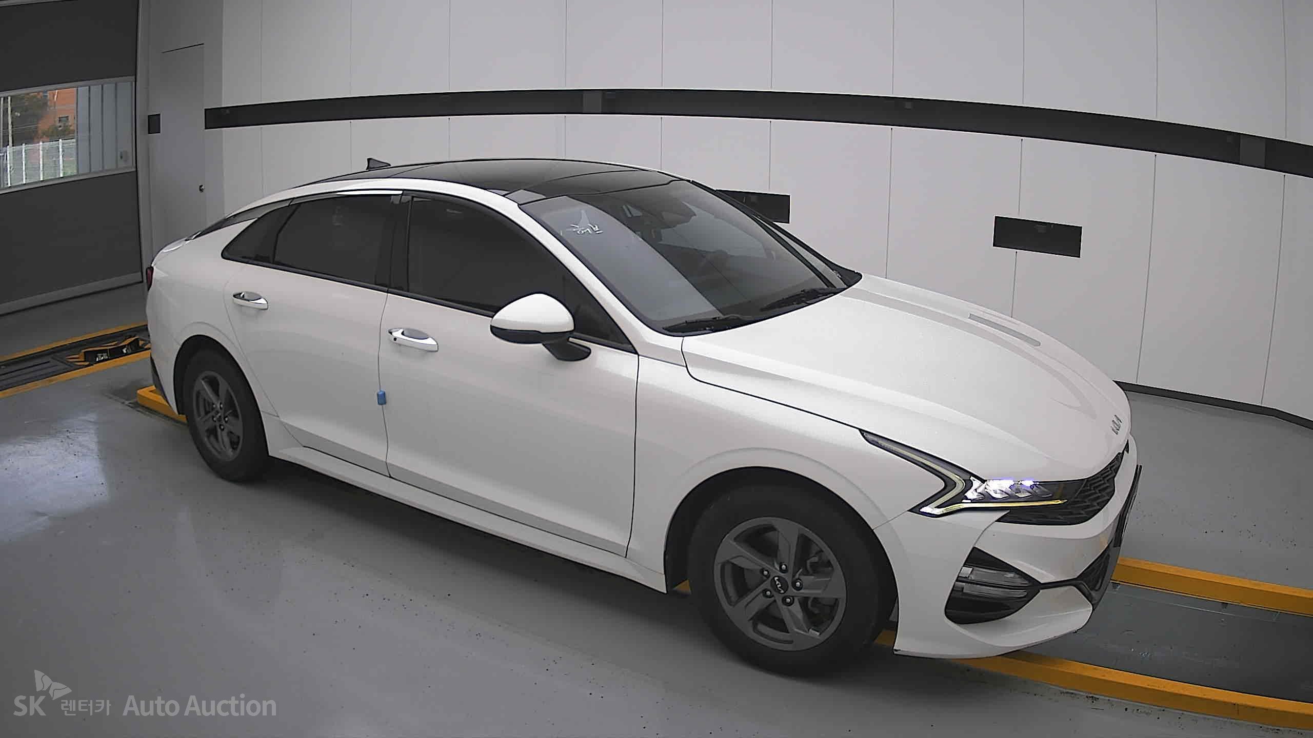 2022 - kia k5