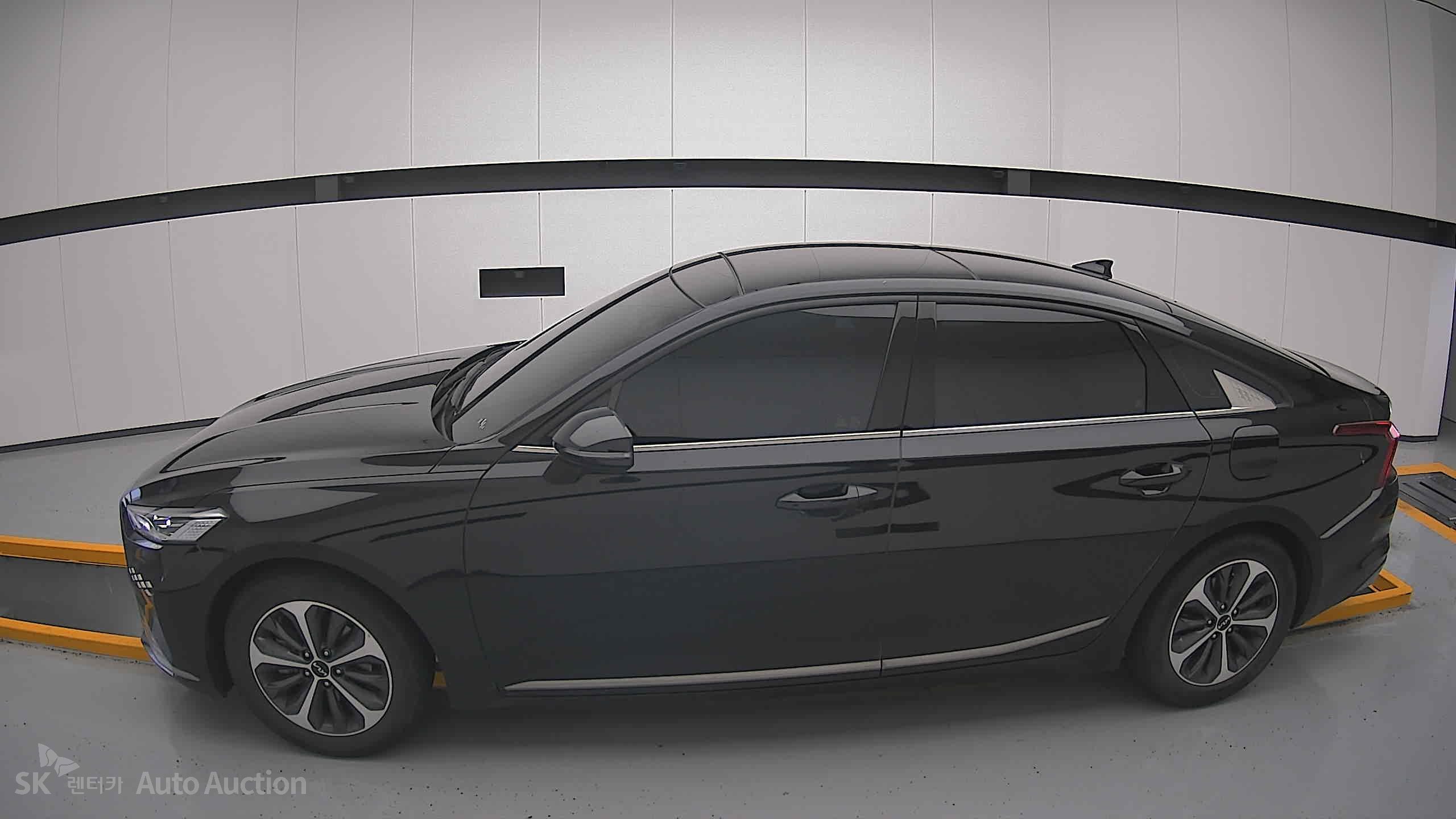 2022 - kia k8