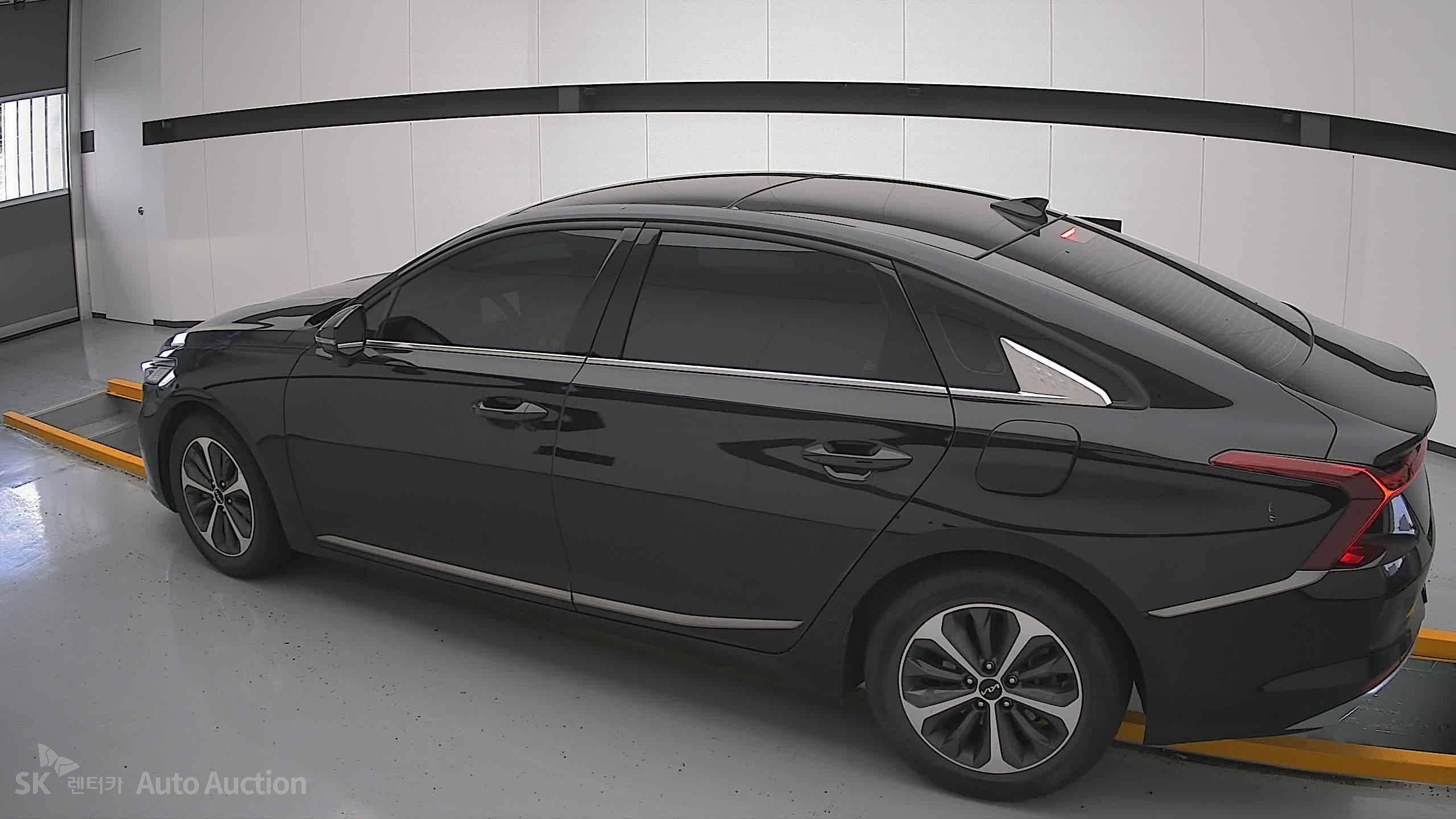 2022 - kia k8