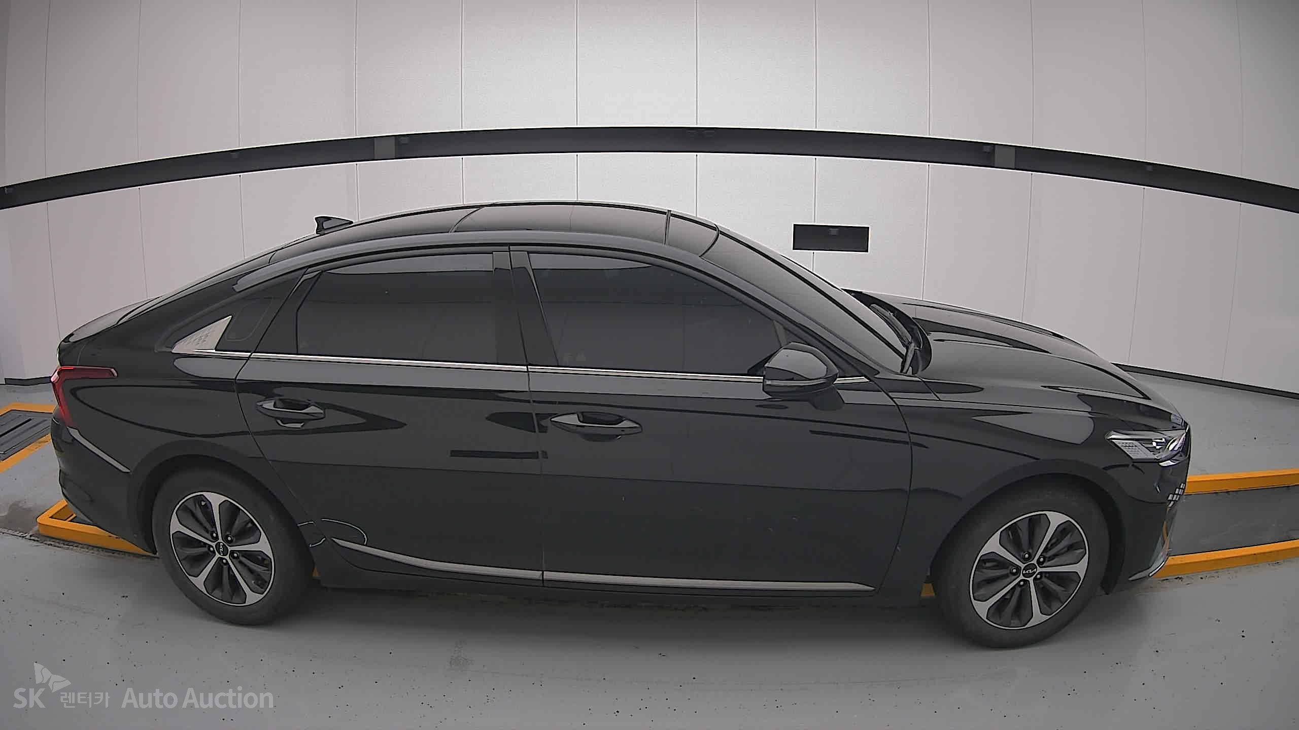 2022 - kia k8
