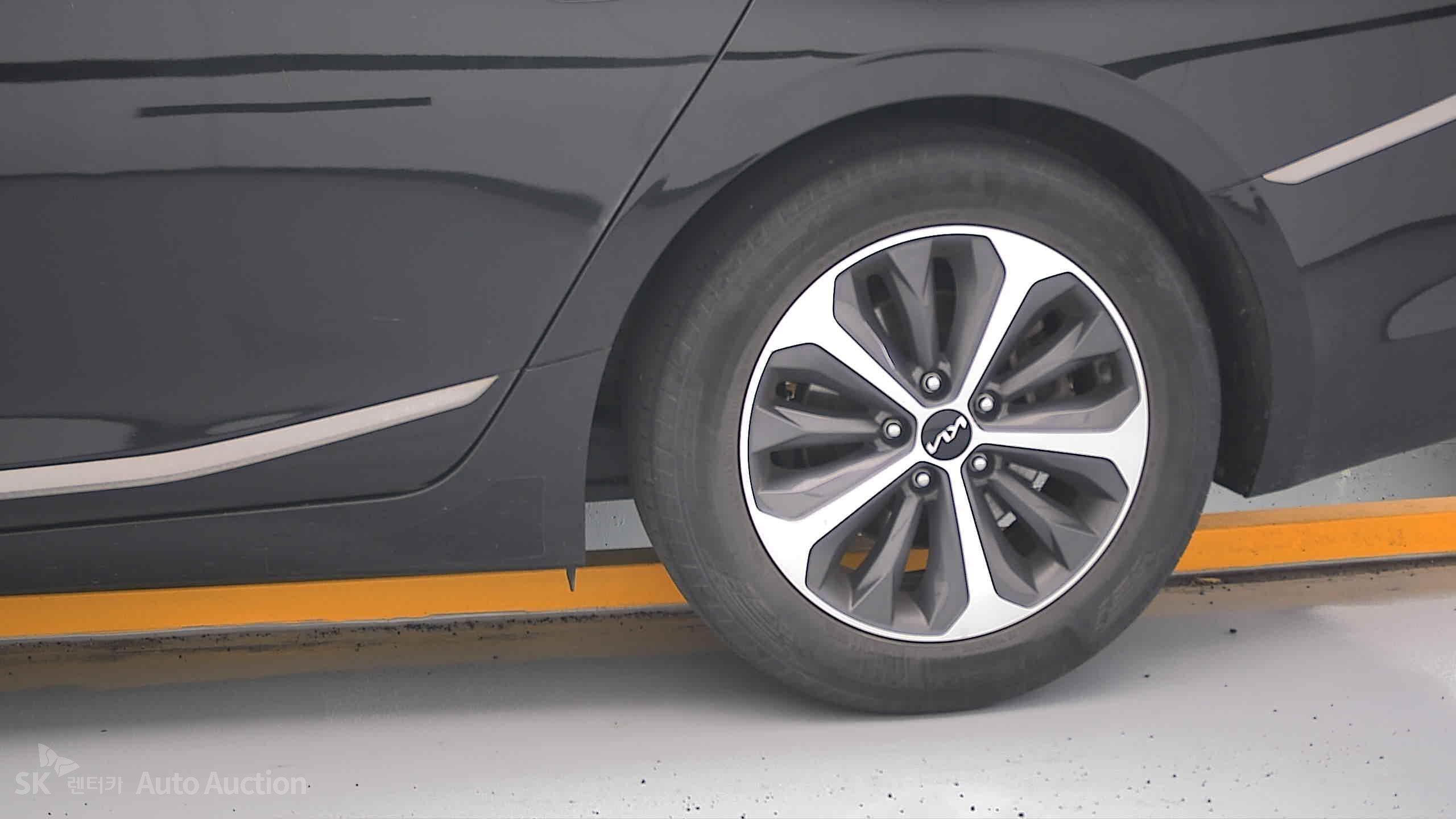 2022 - kia k8