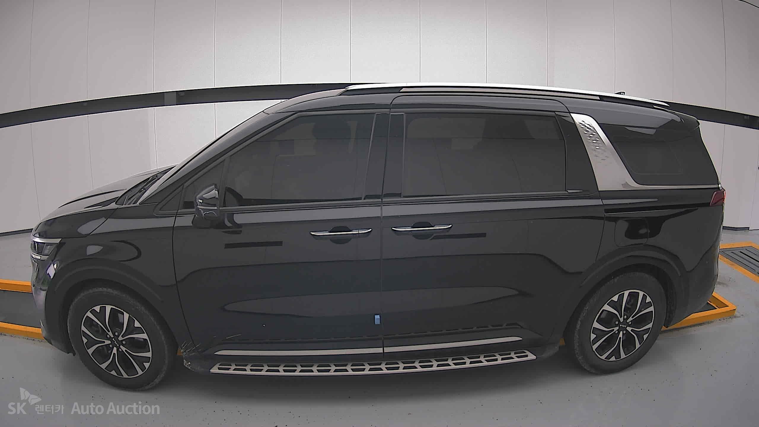 2023 - kia carnival