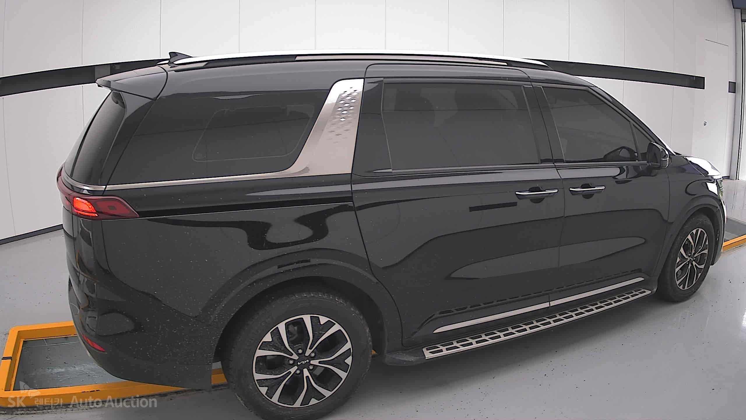 2023 - kia carnival