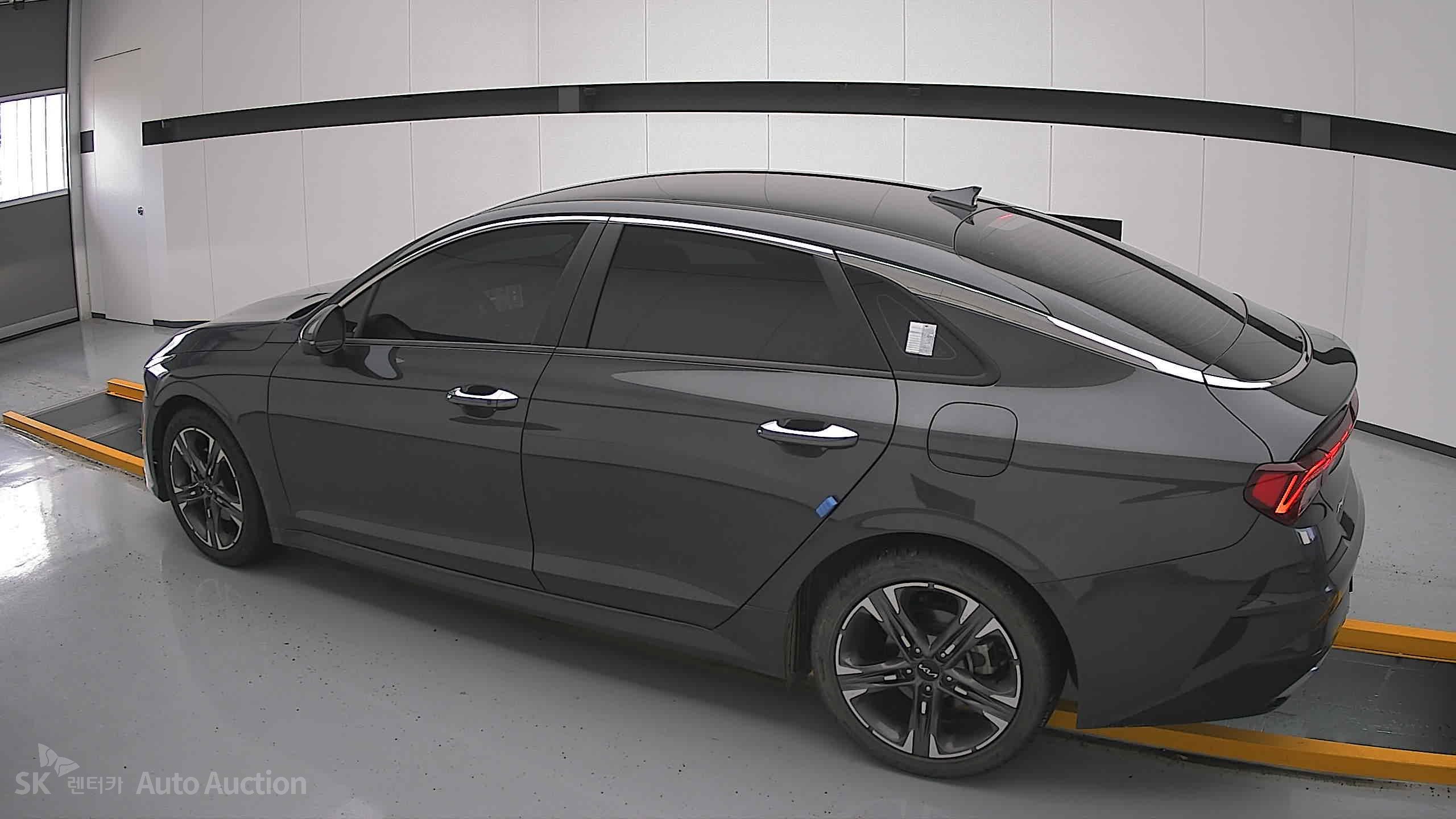 2022 - kia k5