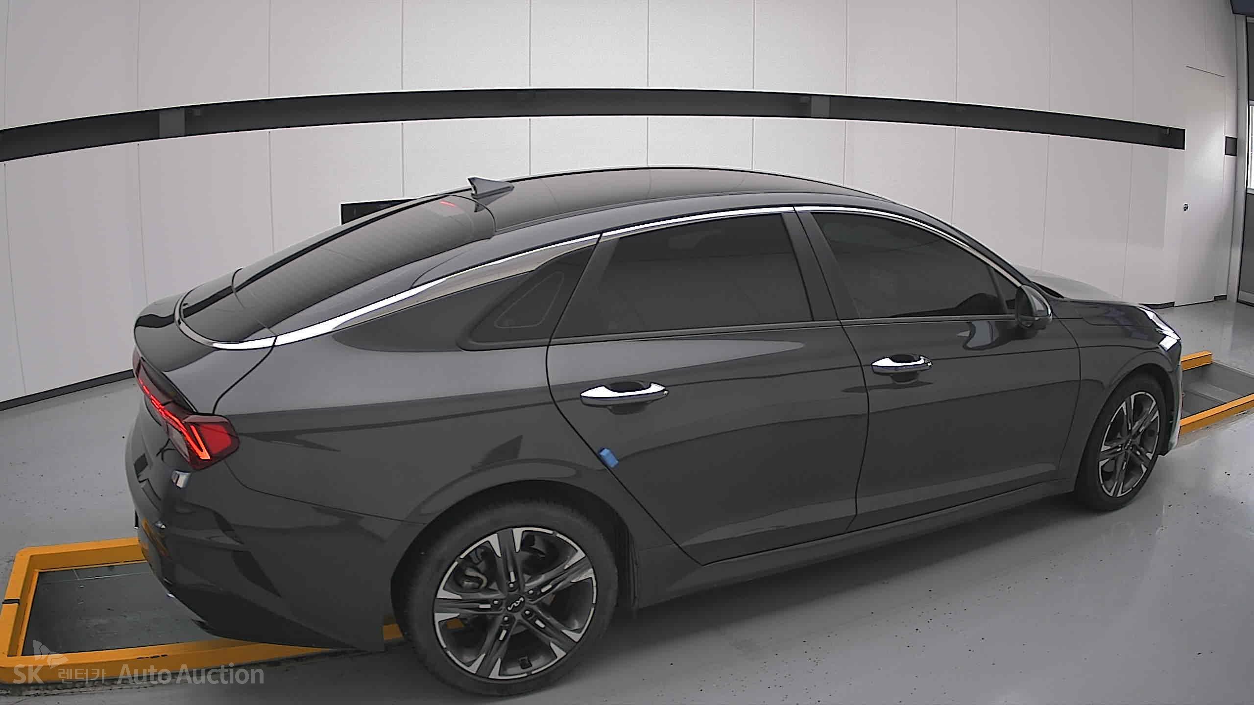 2022 - kia k5