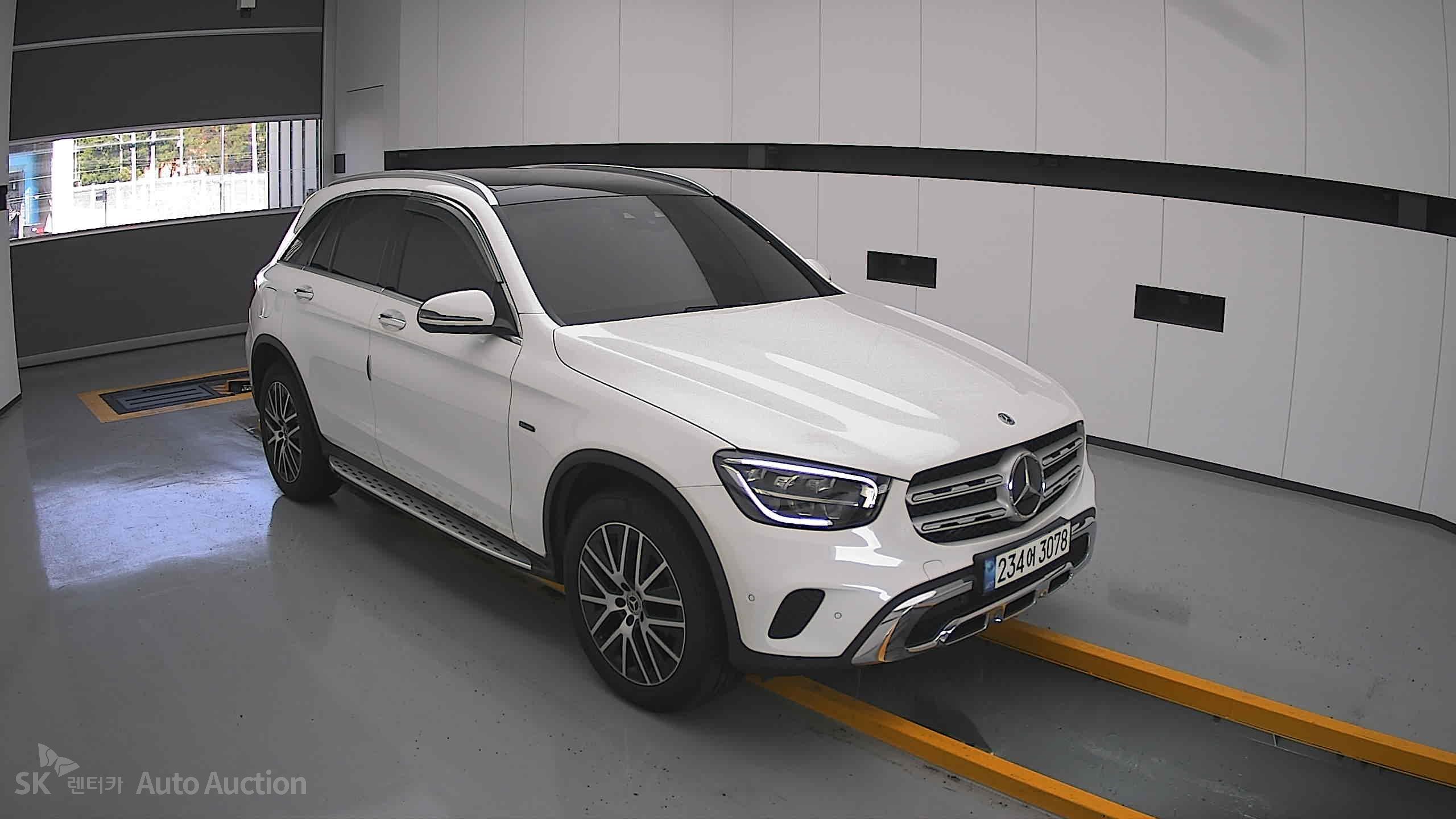 Mercedes-Benz Glc 300E 2021 — صورة 21