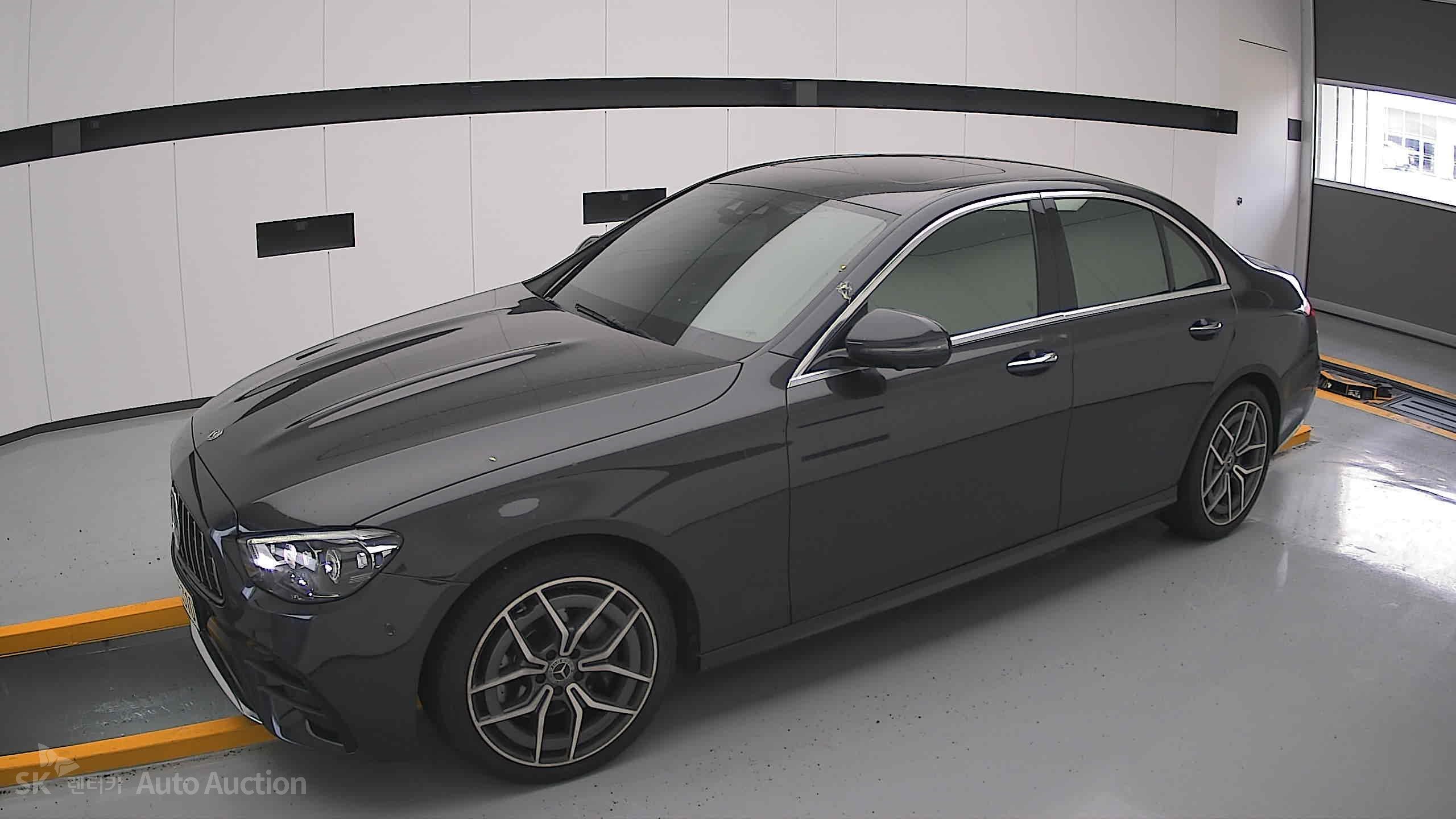 Mercedes-Benz E220D 2021 — صورة 12