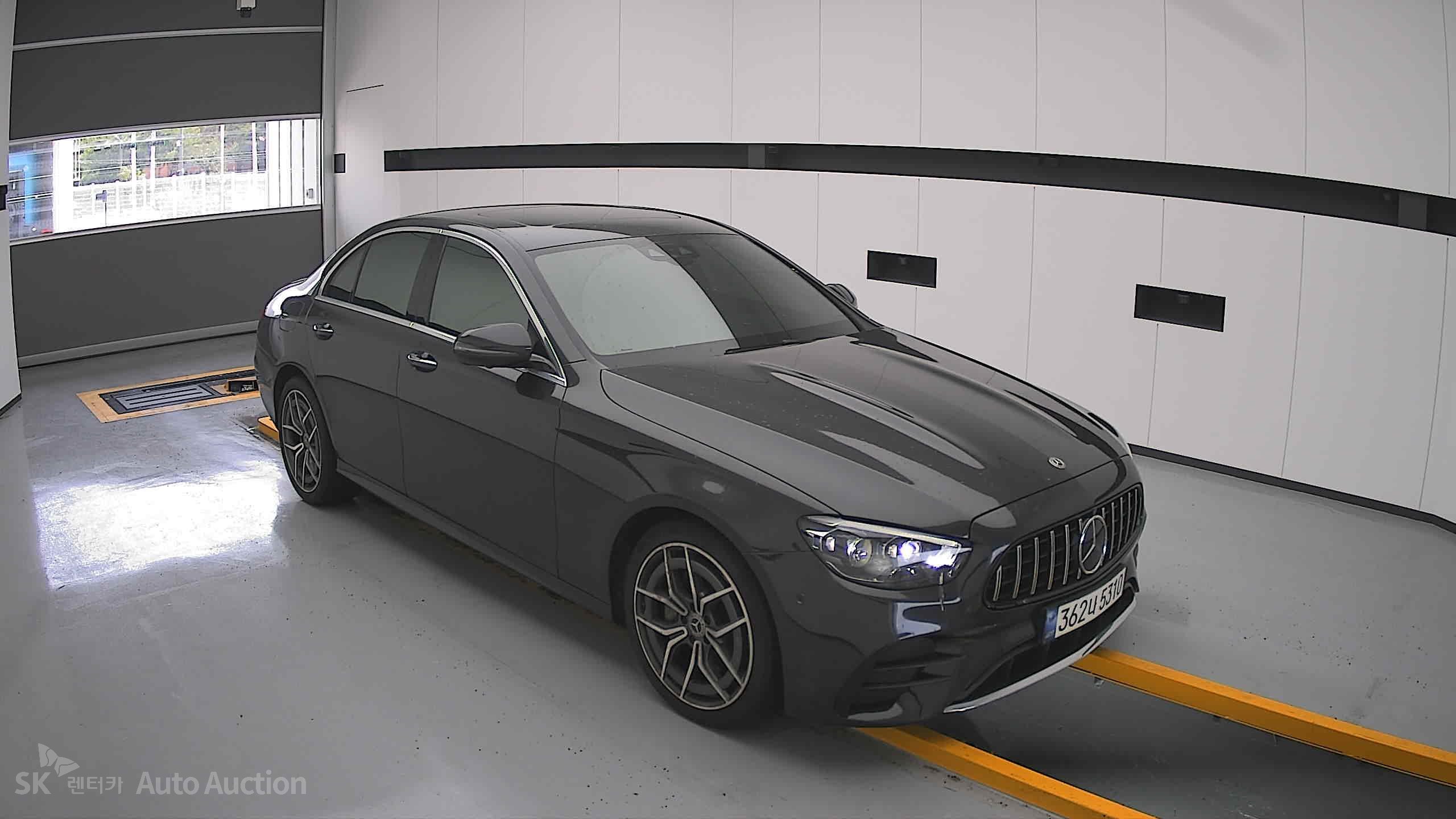 Mercedes-Benz E220D 2021 — صورة 21