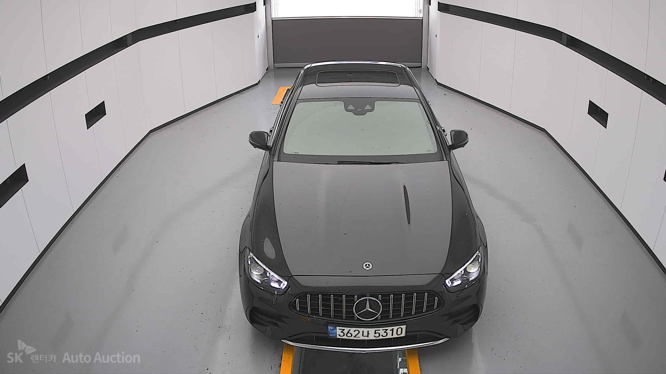 Mercedes-Benz E220D 2021 — صورة 24