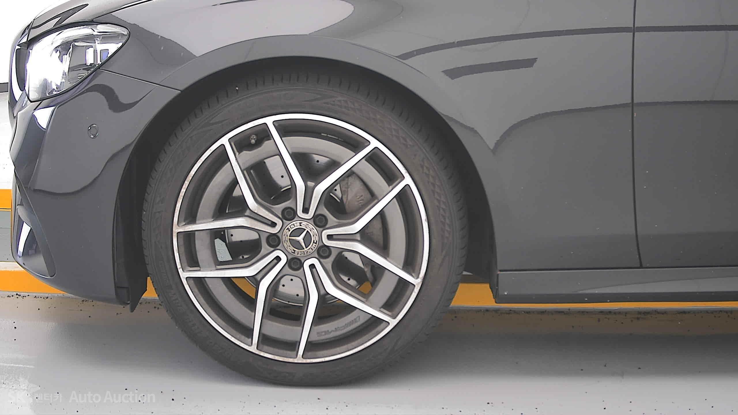 Mercedes-Benz E220D 2021 — صورة 25