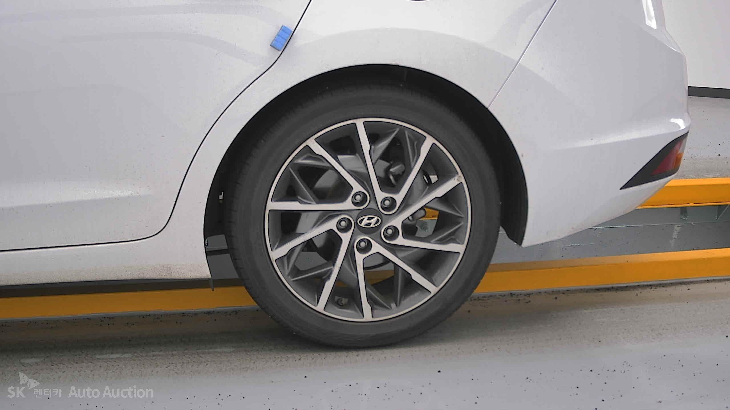 2019 - hyundai avante ad