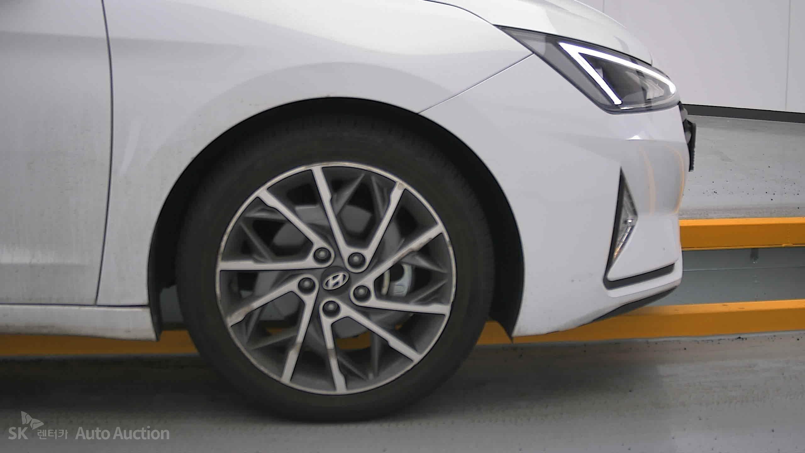 2019 - hyundai avante ad