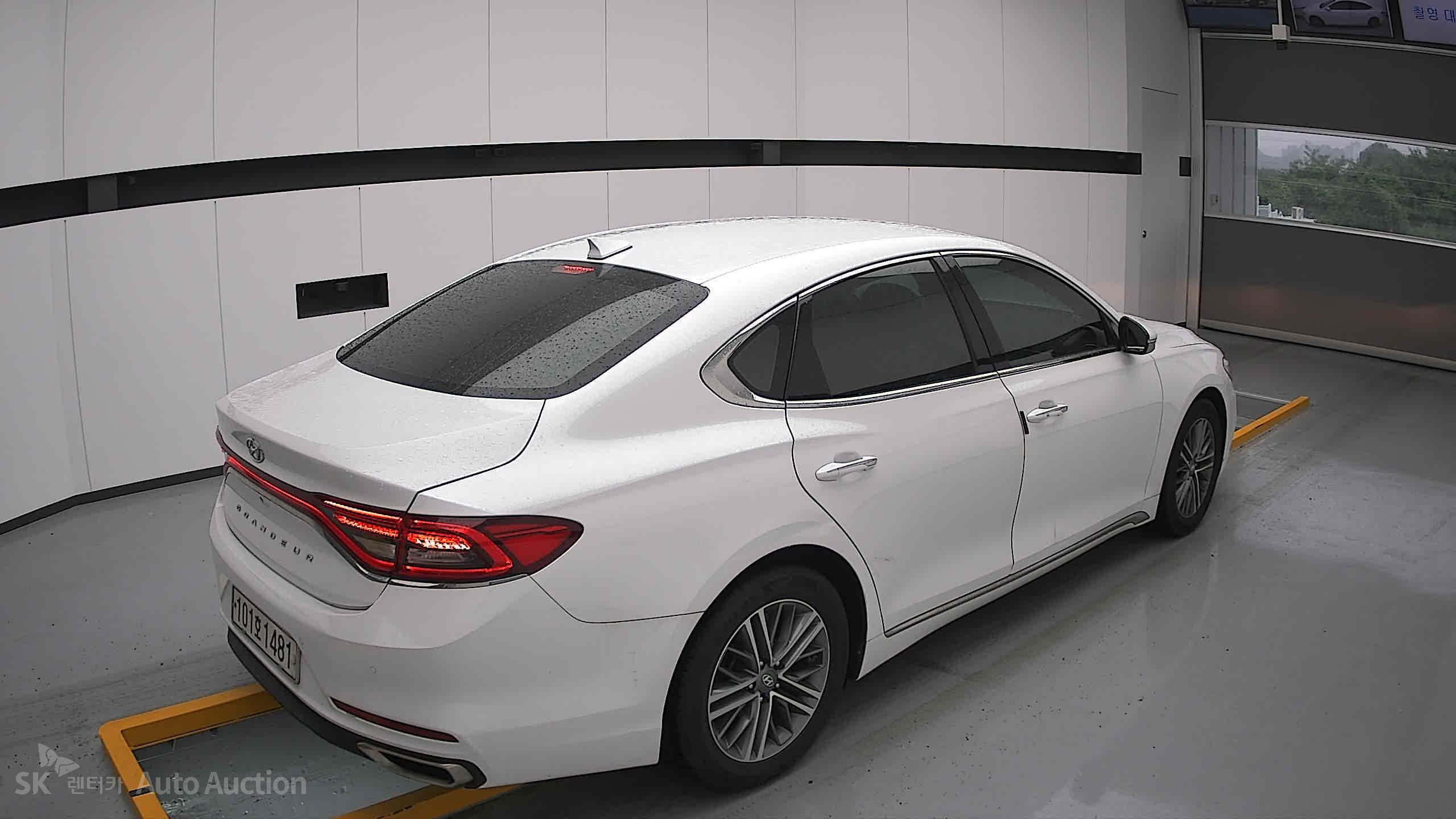 2019 - hyundai grandeur