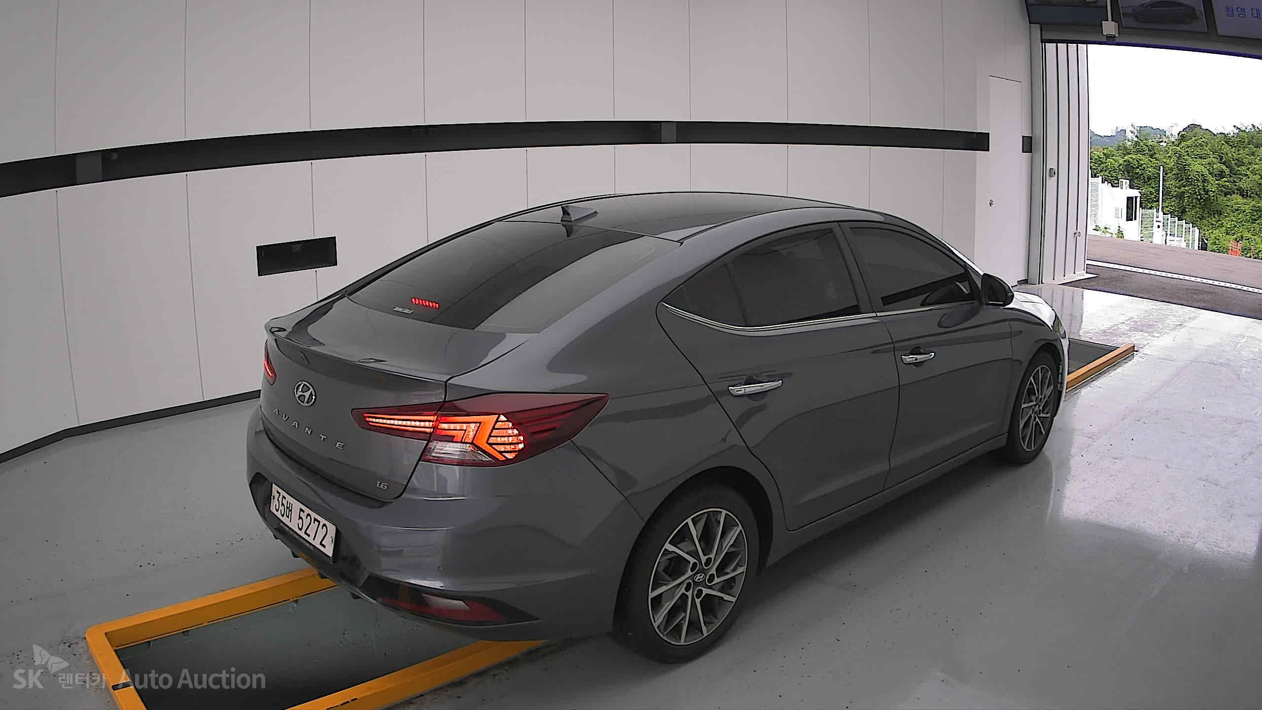 2019 - hyundai avante ad