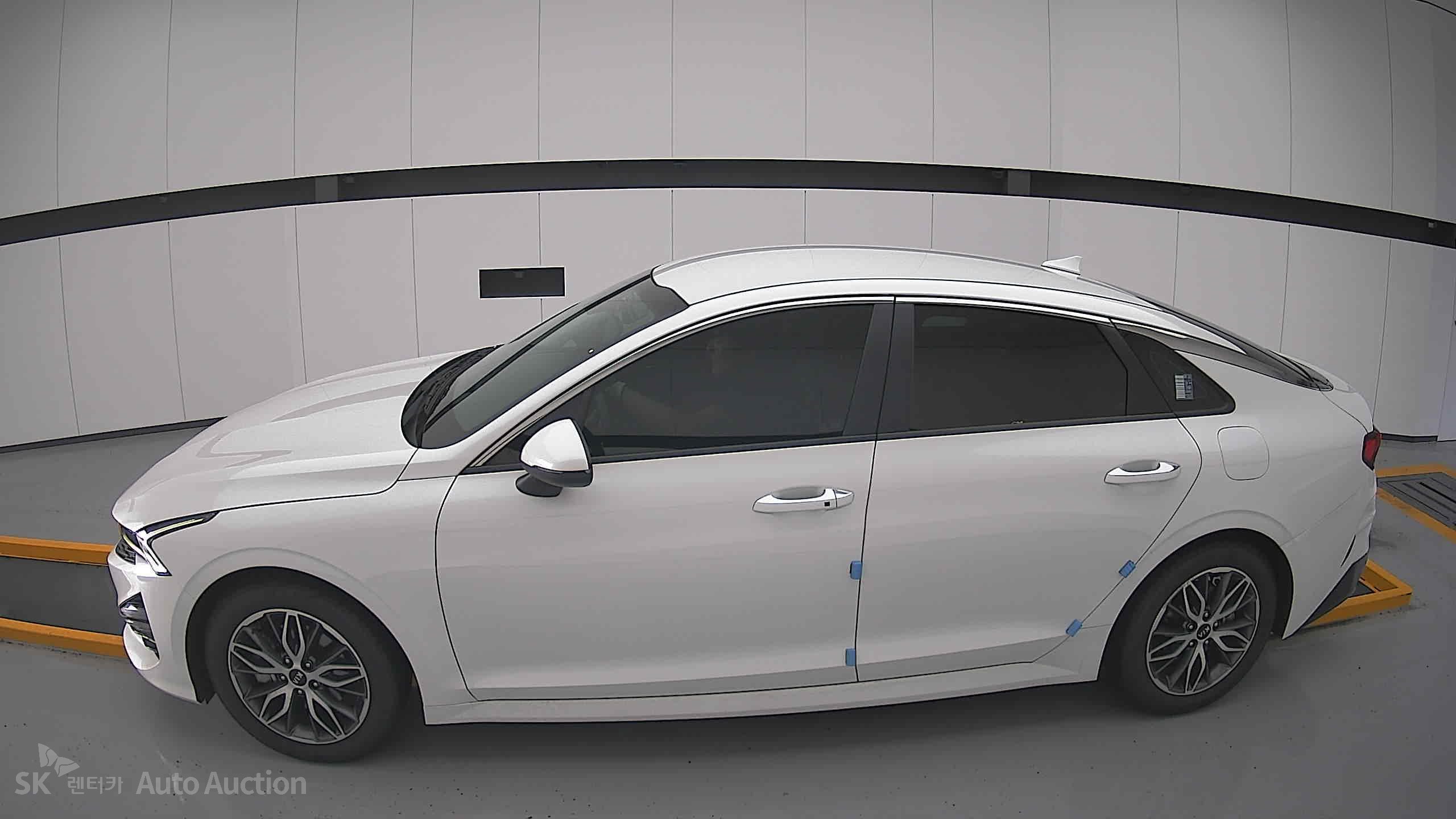 2021 - kia k5