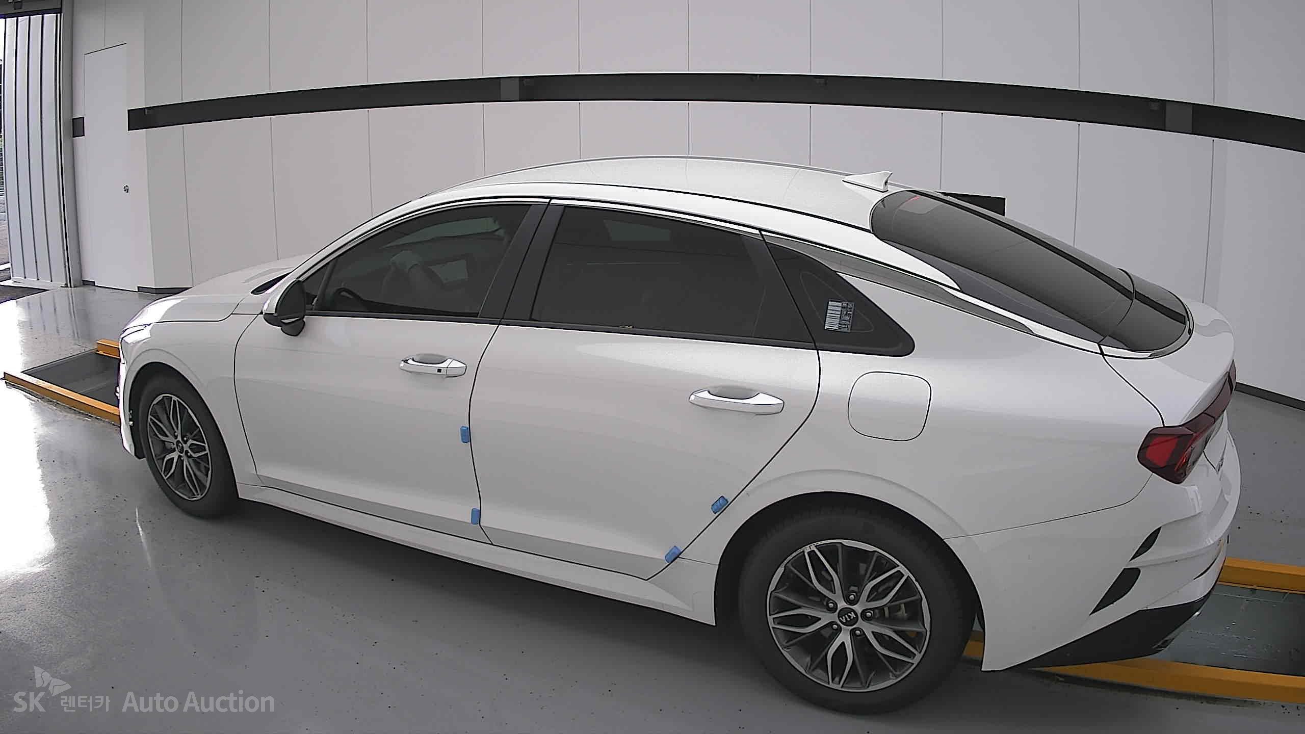 2021 - kia k5
