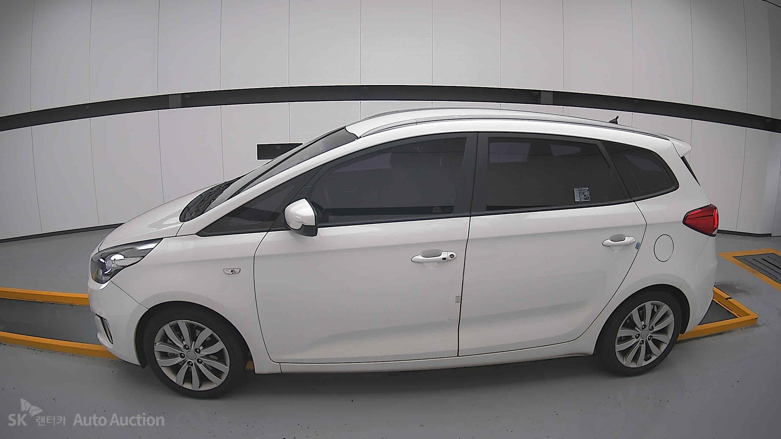 2016 - kia carens