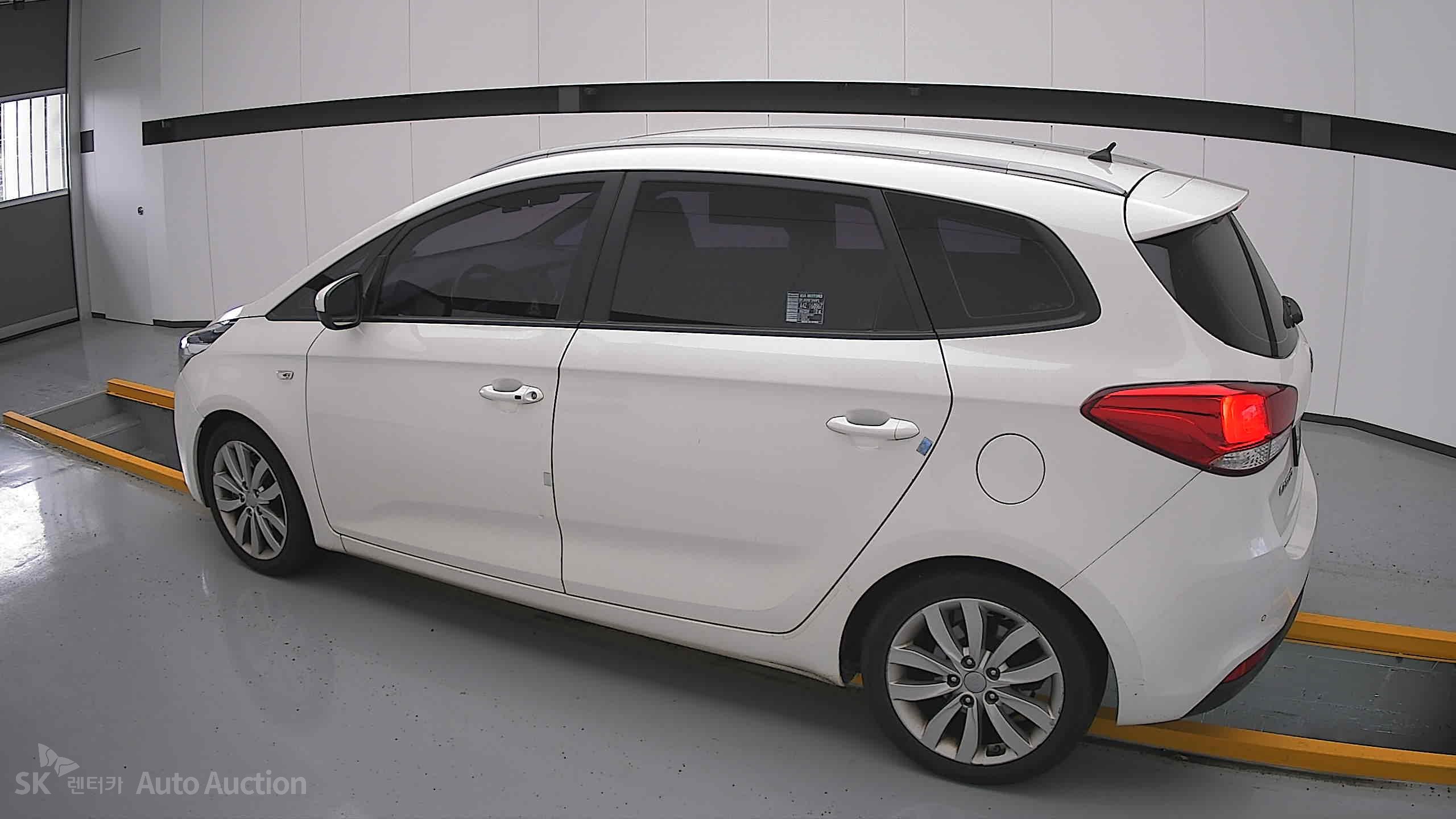 2016 - kia carens