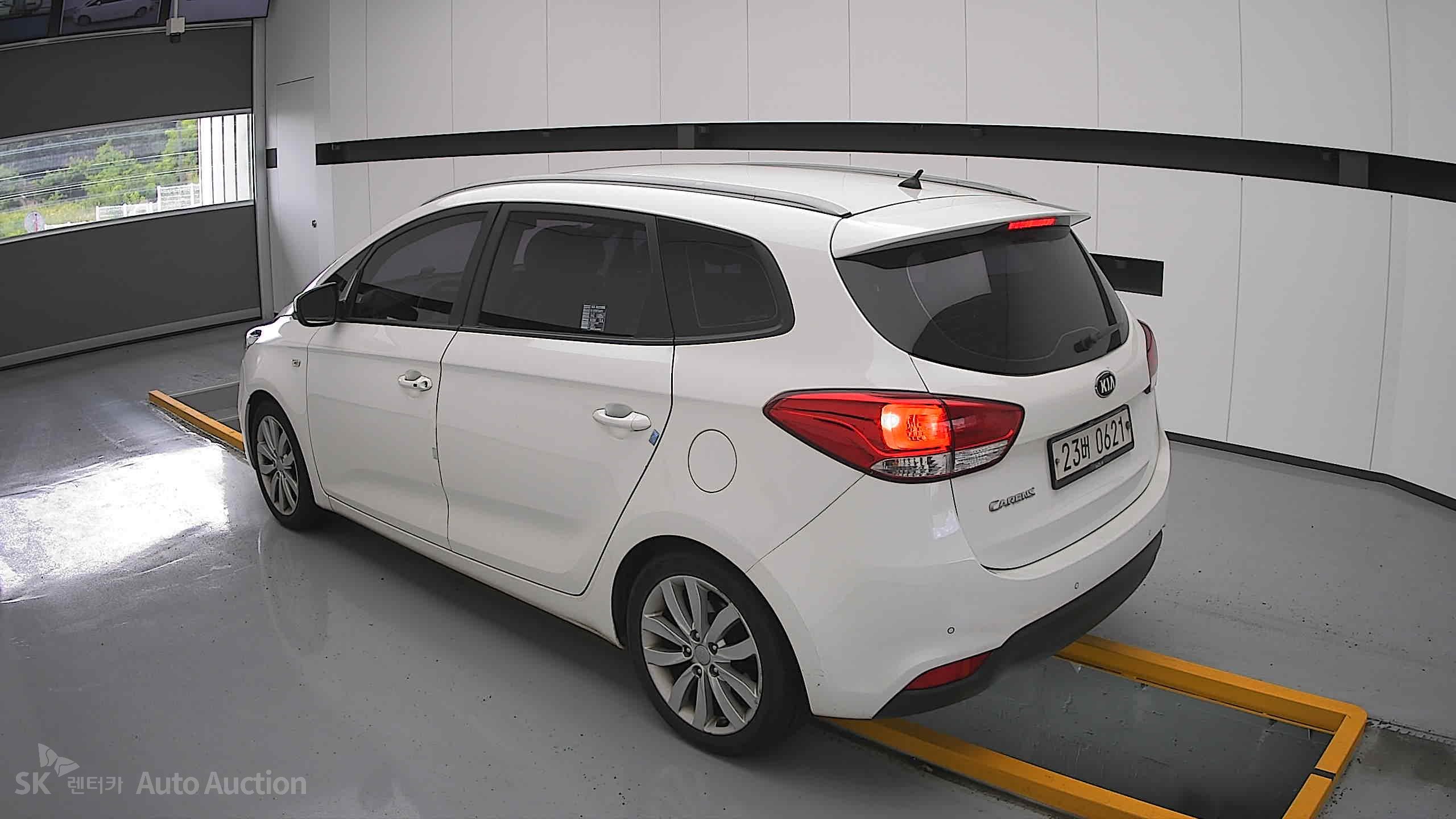 2016 - kia carens