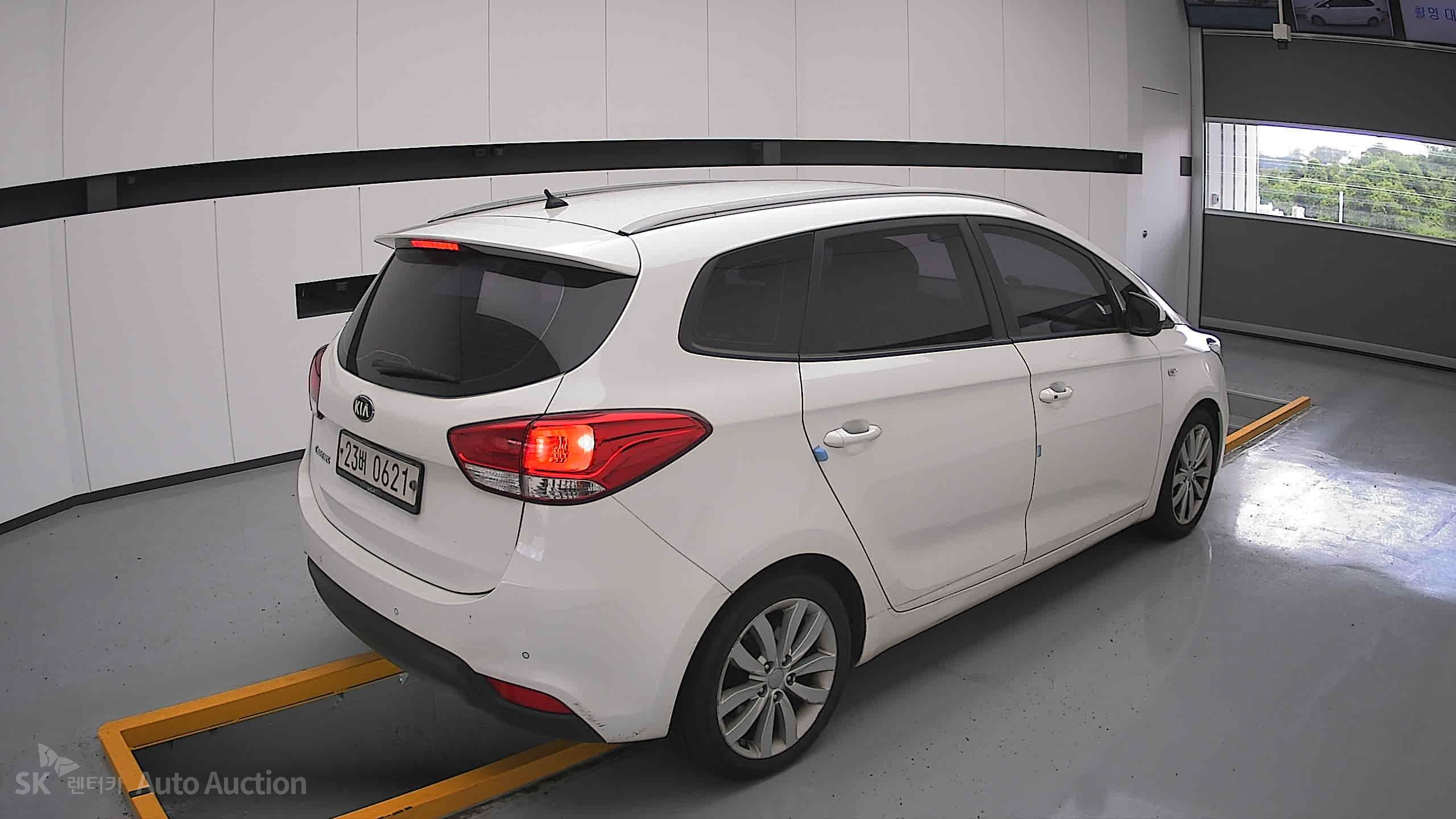 2016 - kia carens