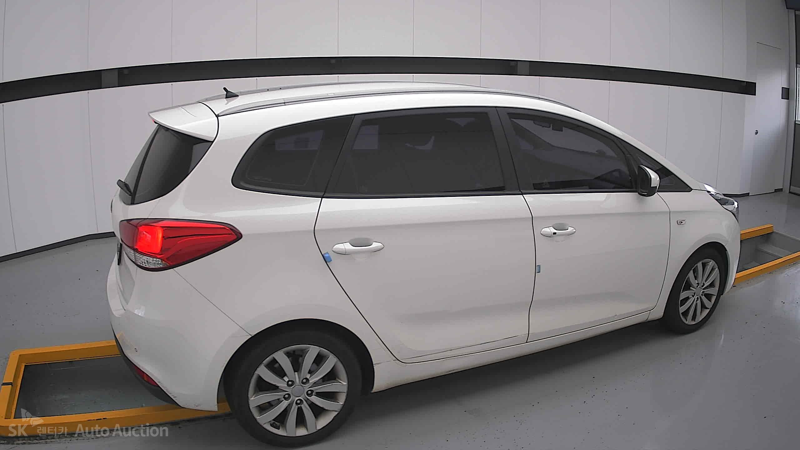 2016 - kia carens