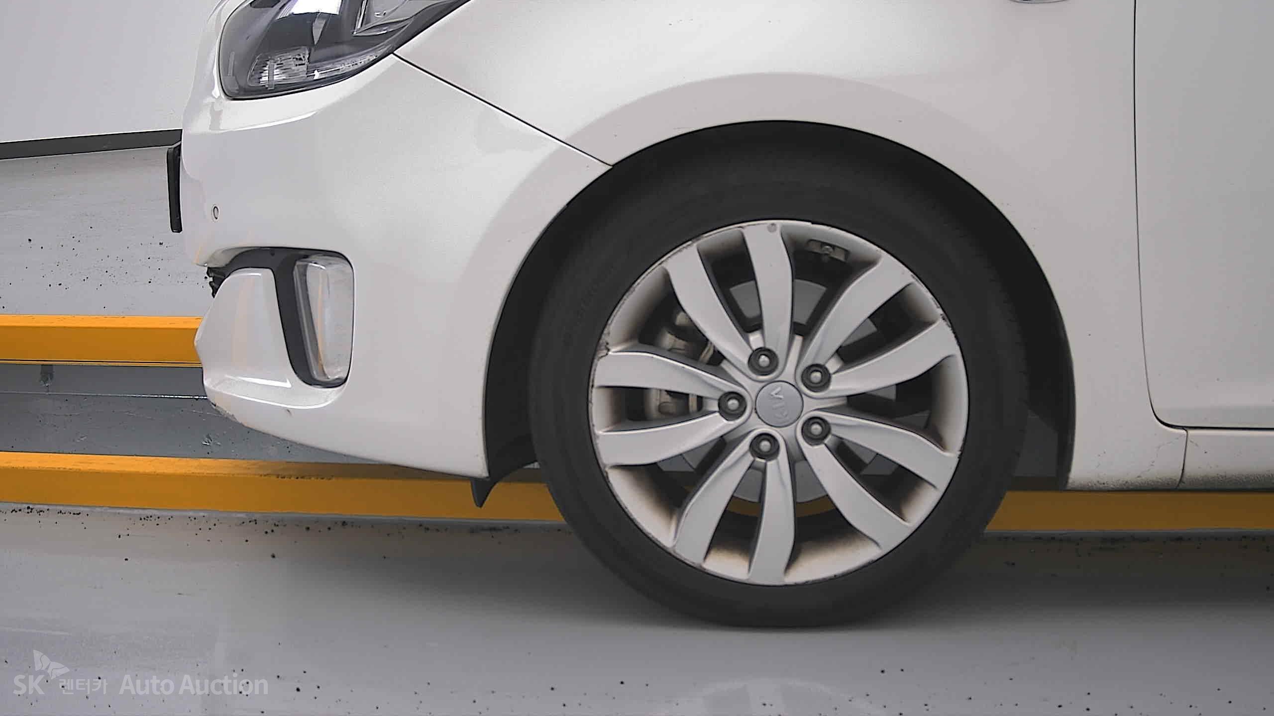 2016 - kia carens