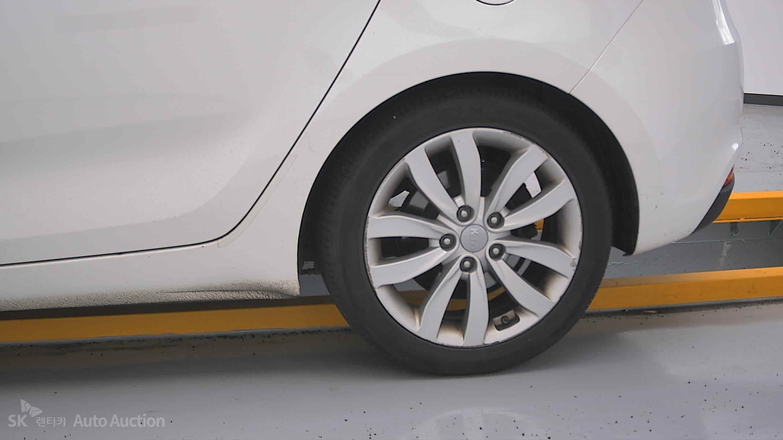 2016 - kia carens