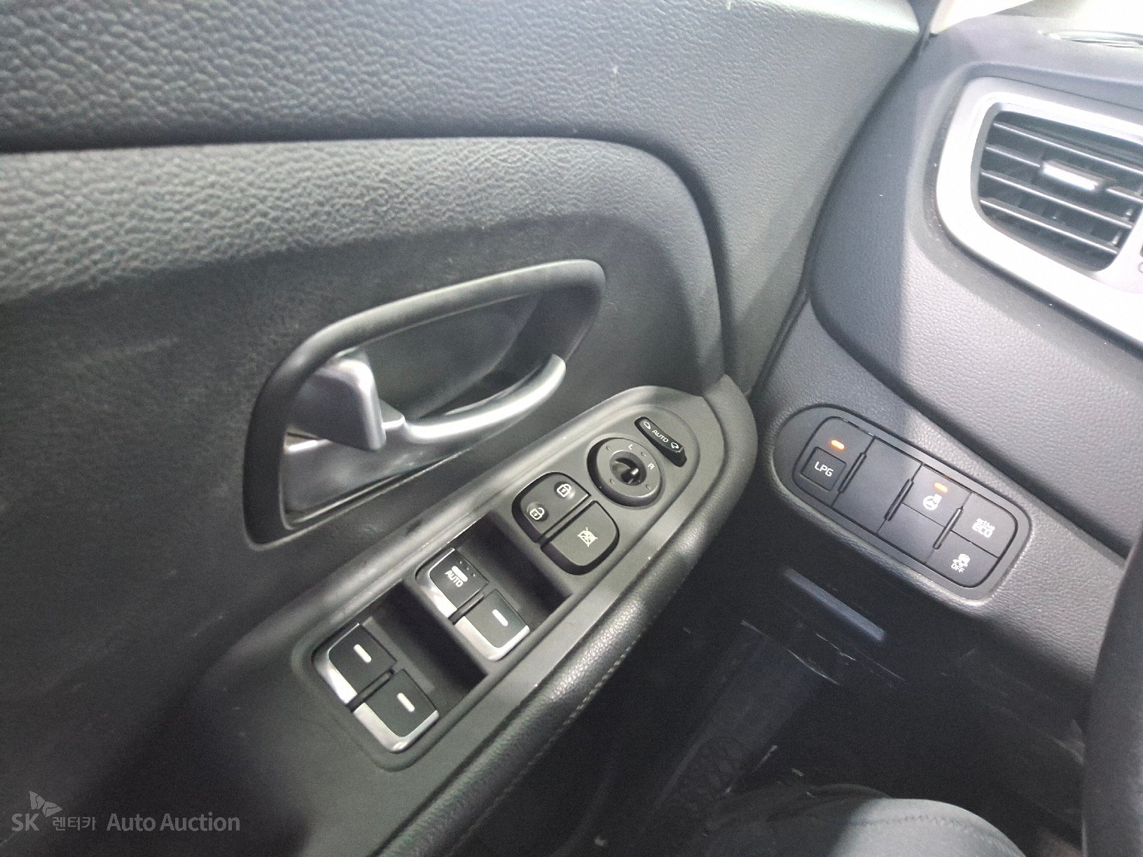 2016 - kia carens