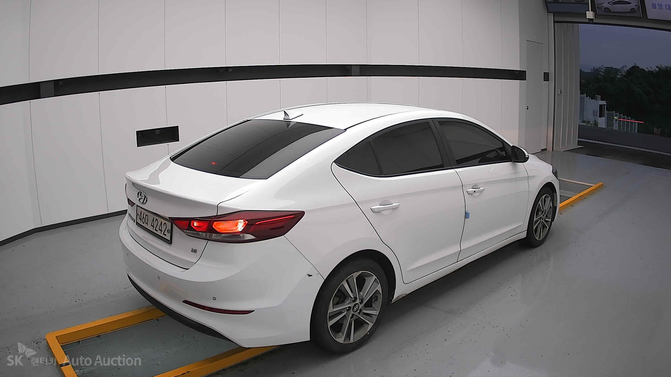 2018 - hyundai avante ad