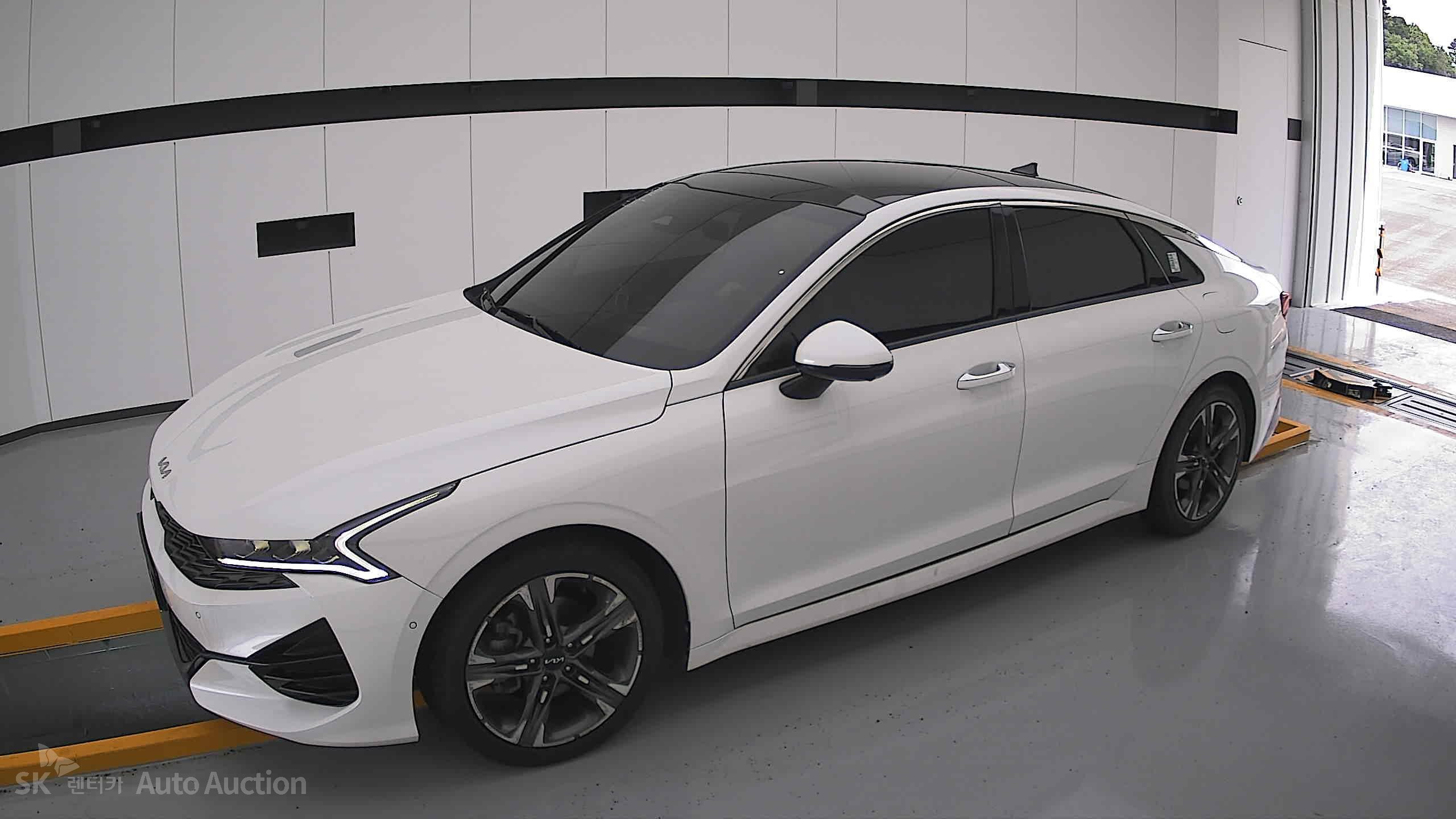 2022 - kia k5
