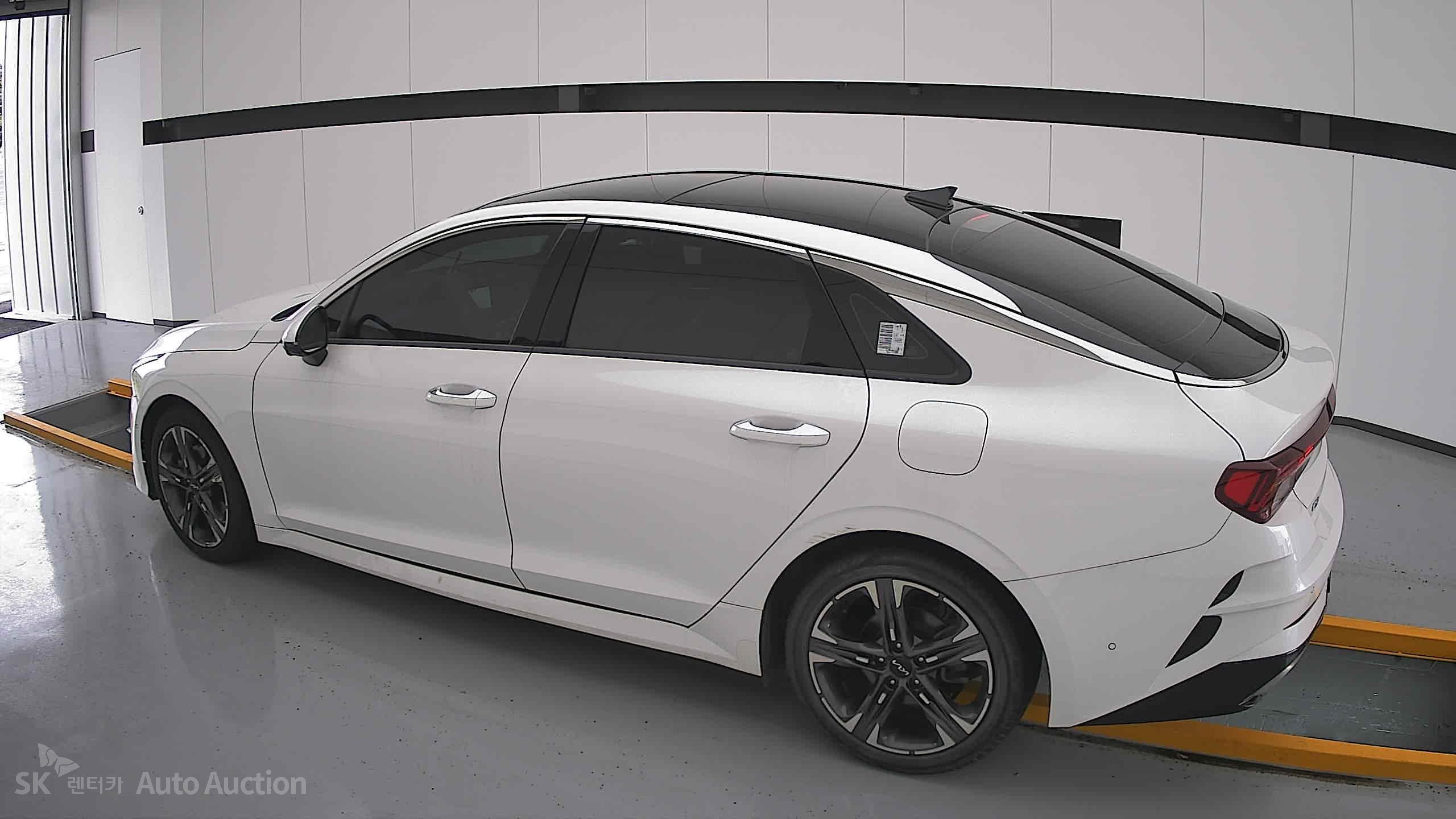 2022 - kia k5