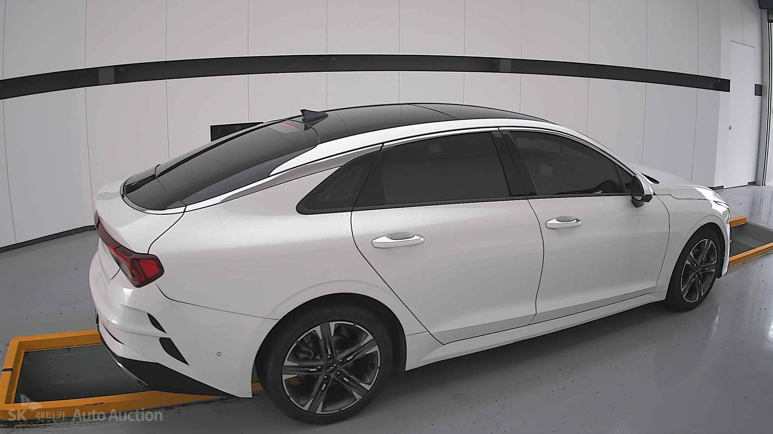 2022 - kia k5