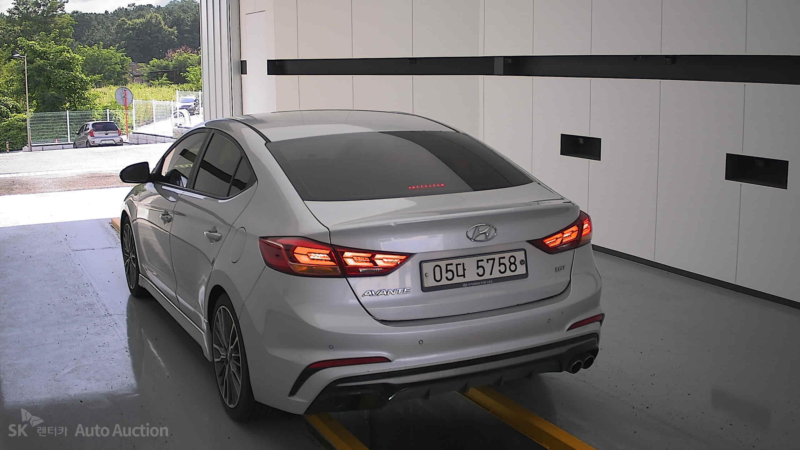 2018 - hyundai avante ad