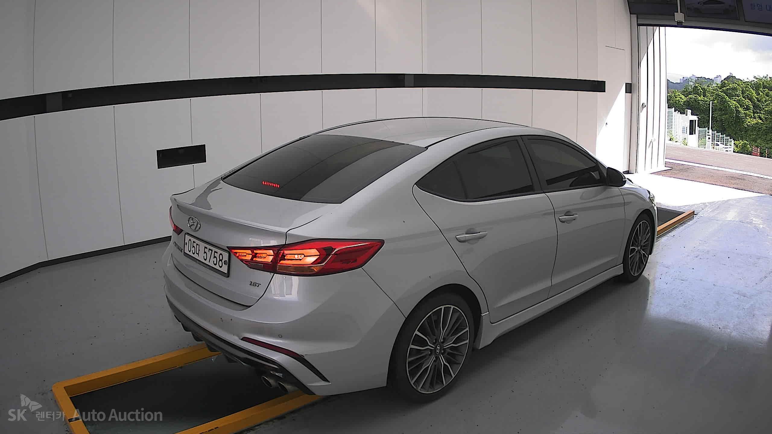 2018 - hyundai avante ad