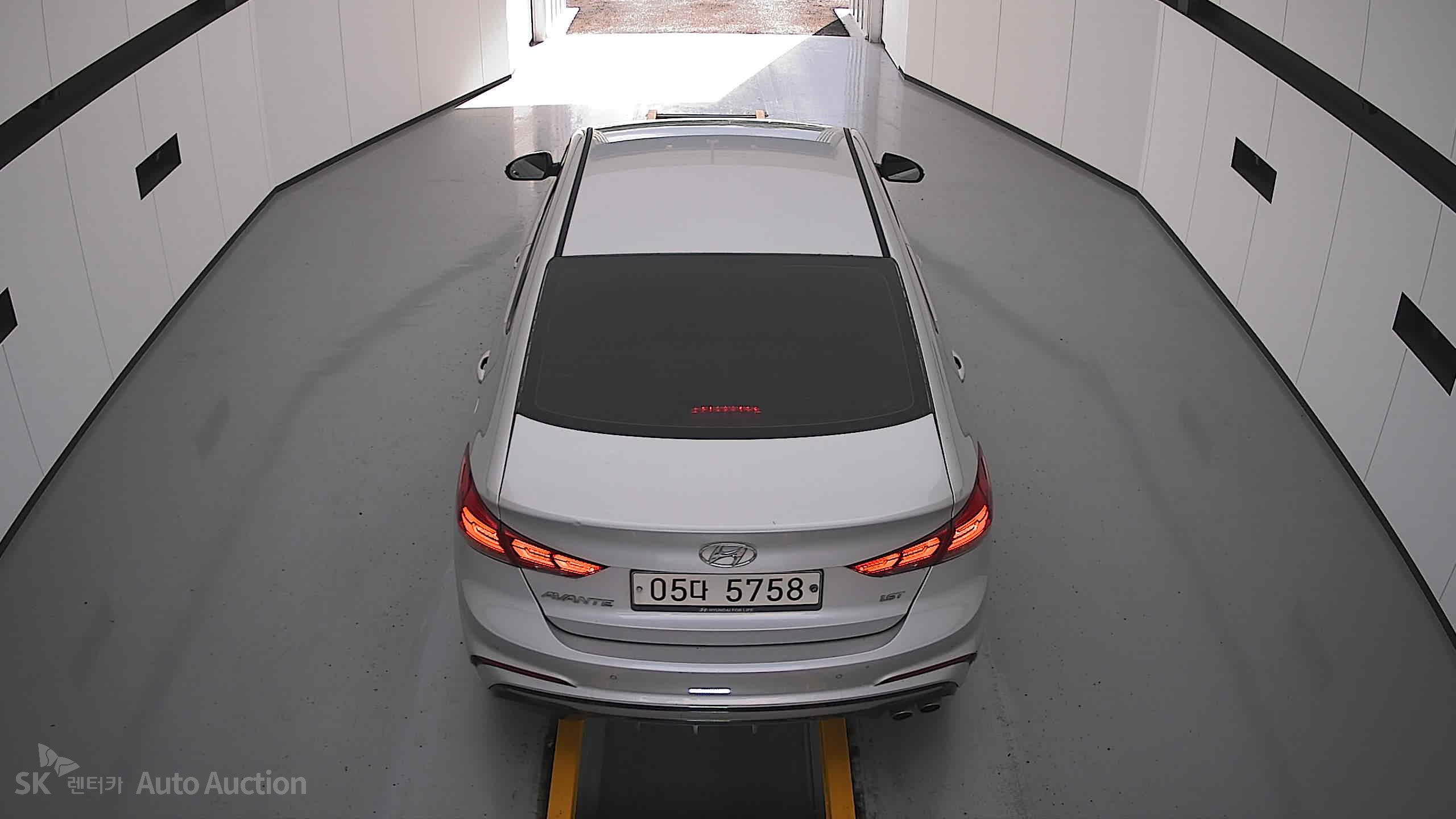 2018 - hyundai avante ad