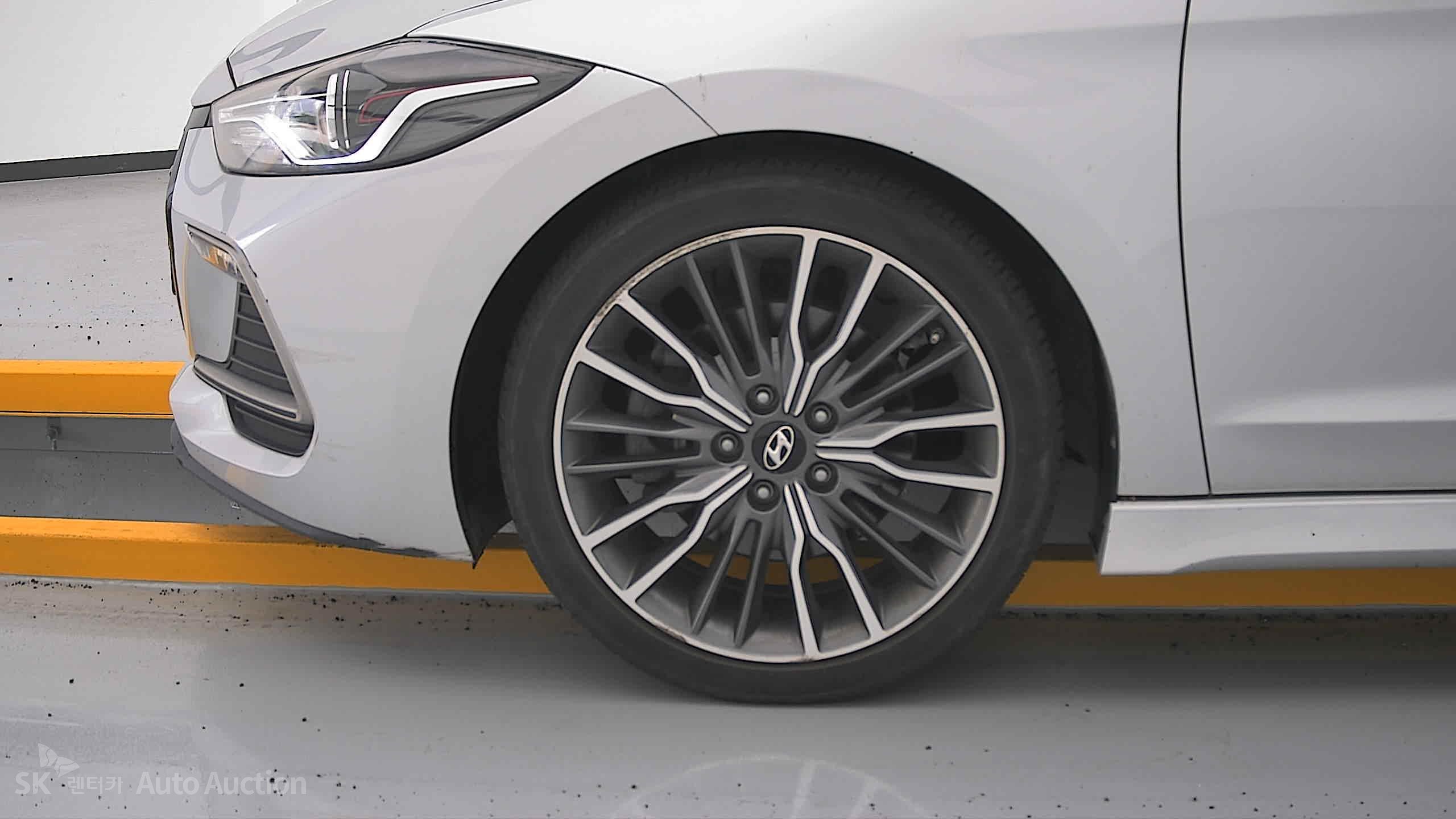 2018 - hyundai avante ad