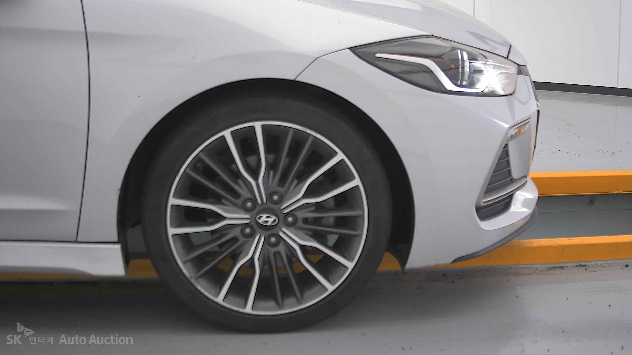 2018 - hyundai avante ad