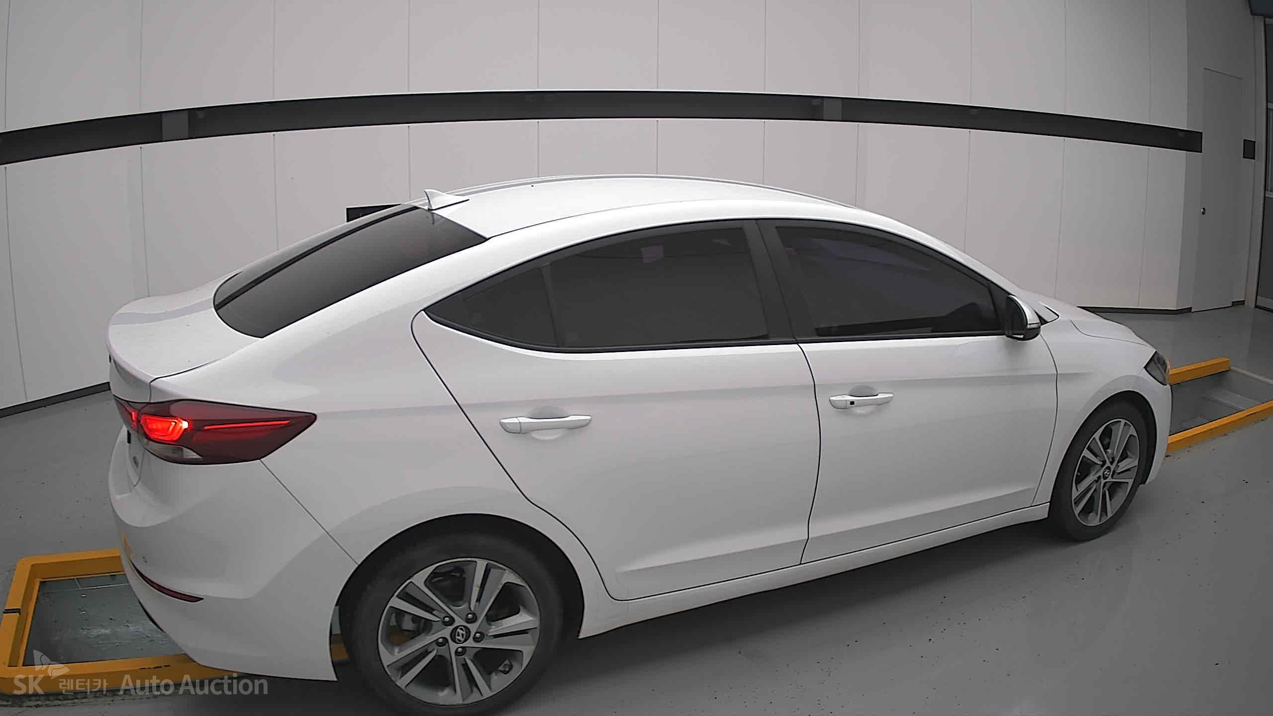 2017 - hyundai avante ad