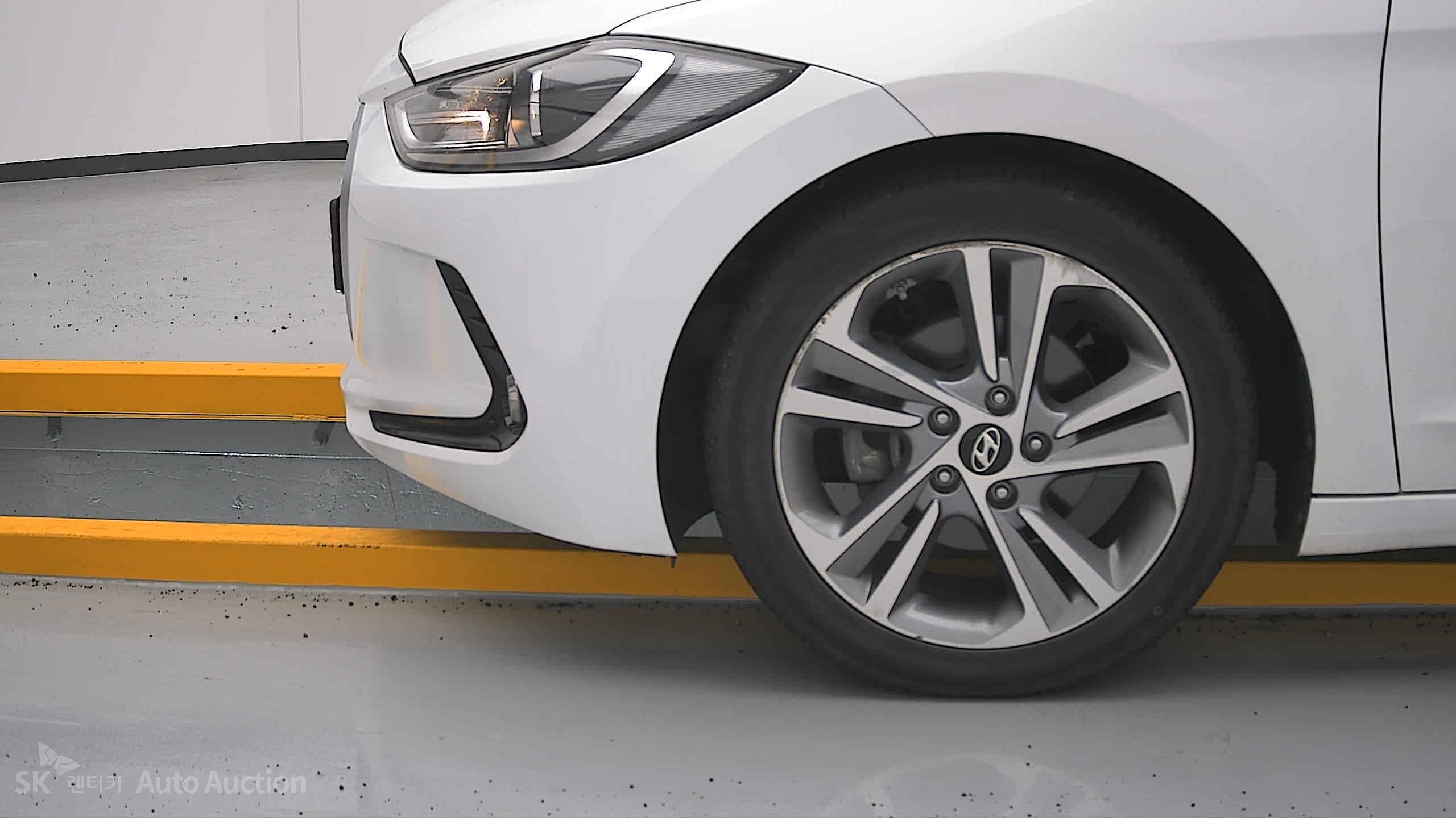 2017 - hyundai avante ad