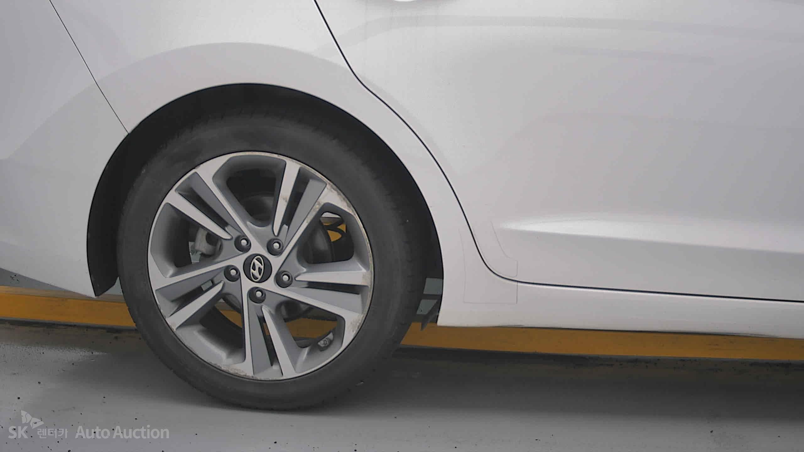 2017 - hyundai avante ad