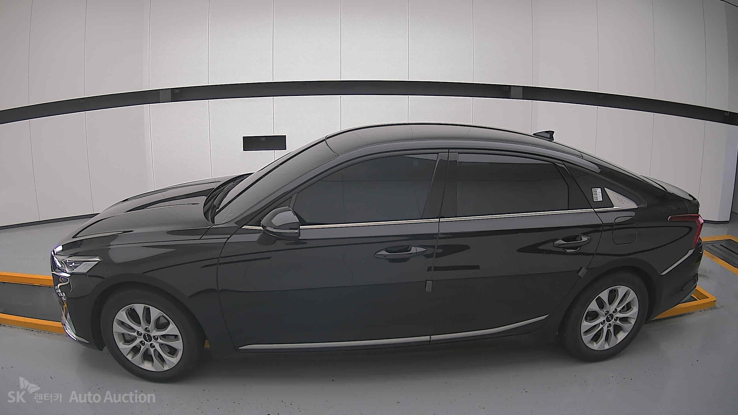 2023 - kia k8