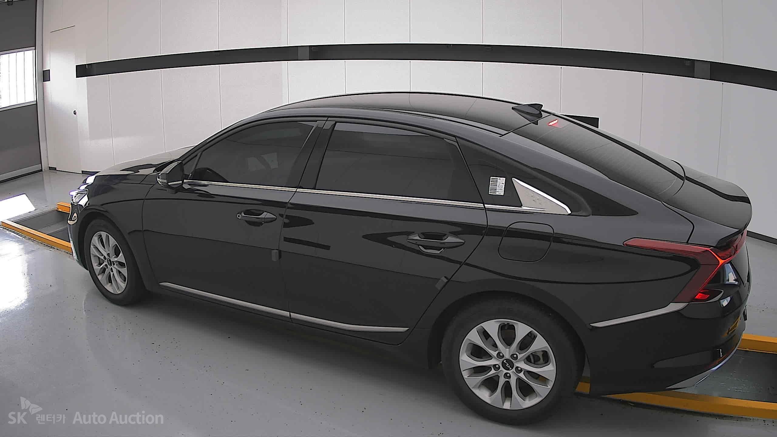 2023 - kia k8