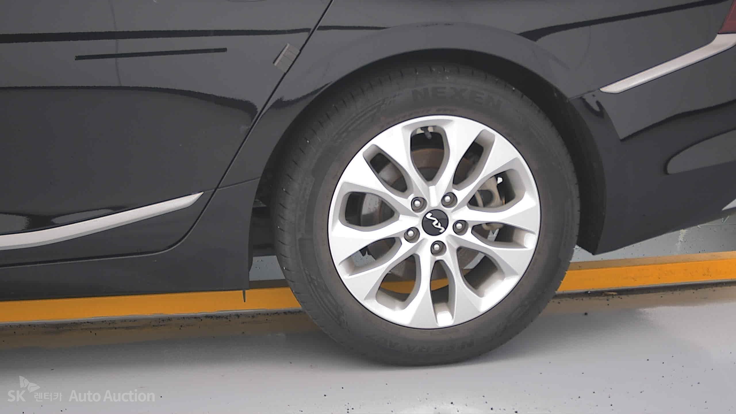 2023 - kia k8